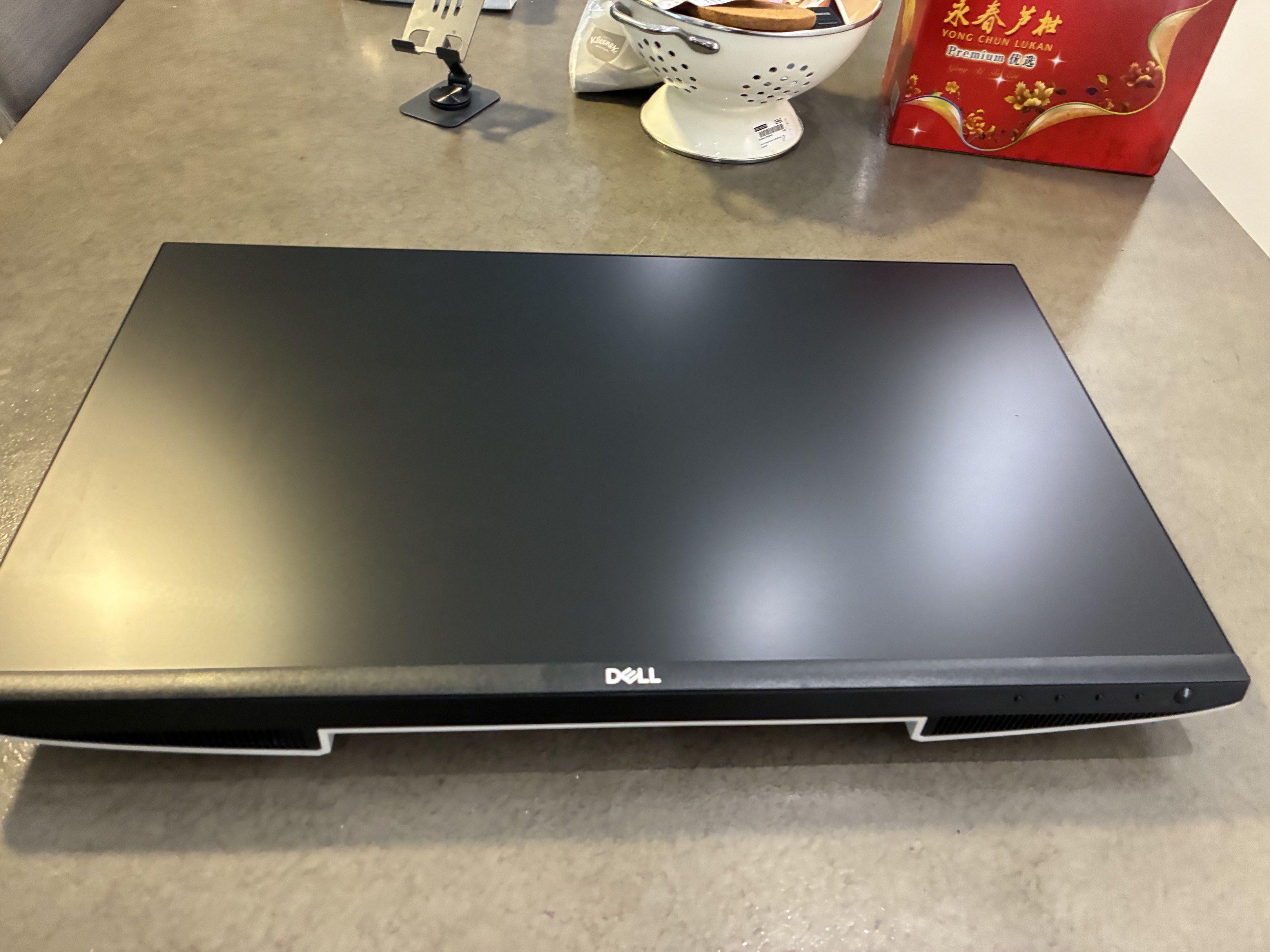 Dell Monitor - Excellent Condition446065059195801601