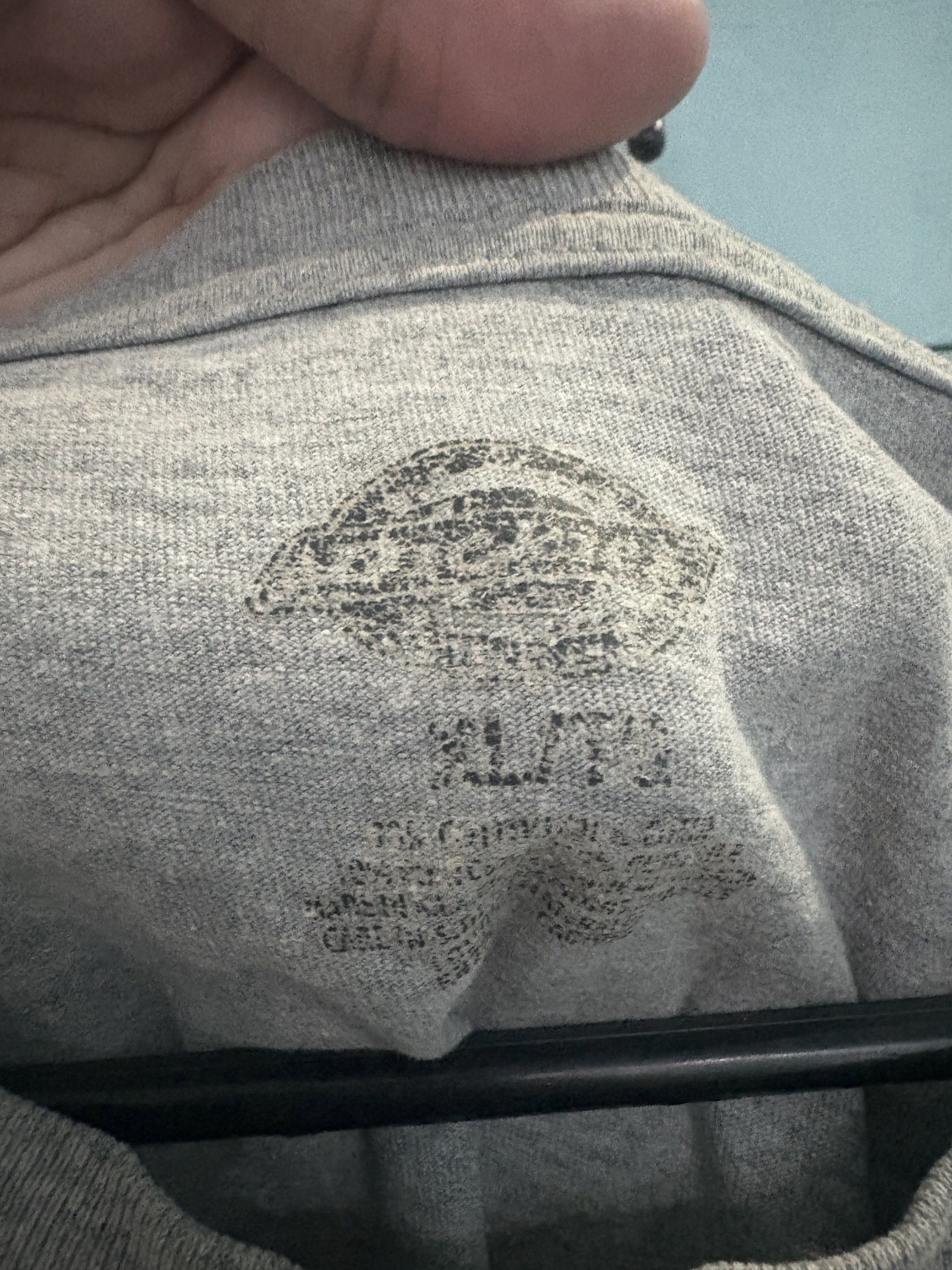 Dickies Pocket Tee XL Gray (Category: Tshirts & Polo Shirts ) located in Quezon City. Submitted by dels1 (Listing ID 1419480205, Image 3). Description: Legit 9/10 condition Dimes: 24.5Width 30 Length.