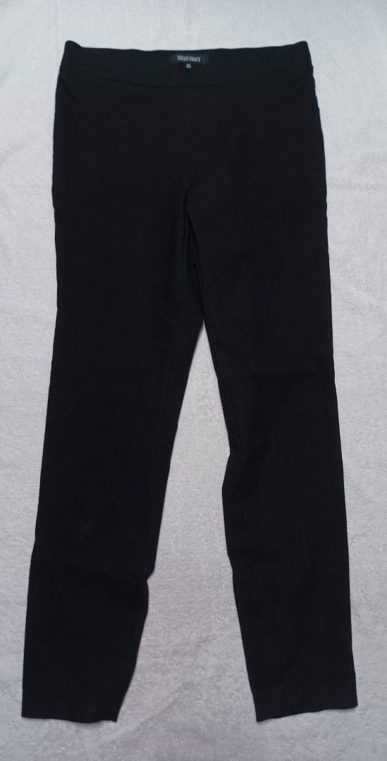 Ellen Tracy Black Pants - Size M (Category: Other Bottoms) located in Malabon City. Submitted by mslalan (Listing ID 1419401447, Image 1). Description: - Ellen Tracy black pants - Straight leg - Size M - Comfortable fabric - Versatile for various occasions.