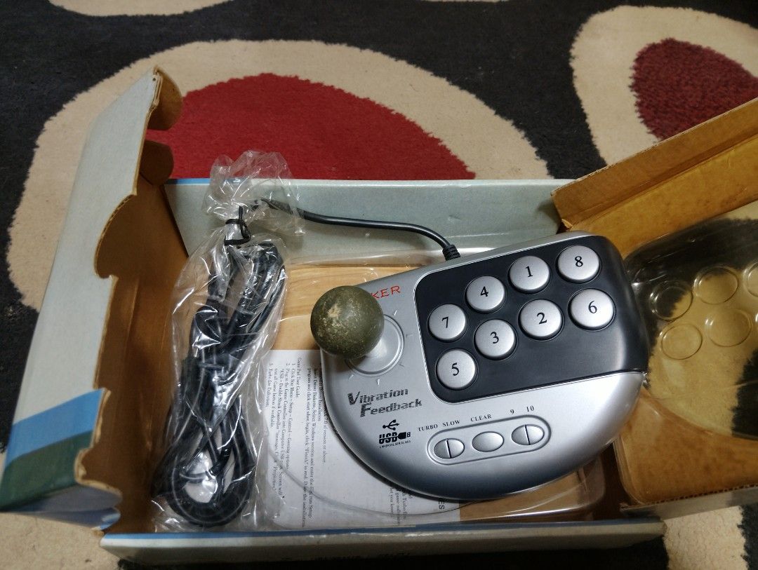 Fly Eagle Pro Shock 2 Arcade Joystick (Category: Controllers) located in Manila. Submitted by boyhet.thrift15 (Listing ID 1419523150, Image 3). Description: classic arcade stick (pro shock 2 /Fly Eagle)USB pluggin issue ung knob my konting scratch un lang issue. selling 800.