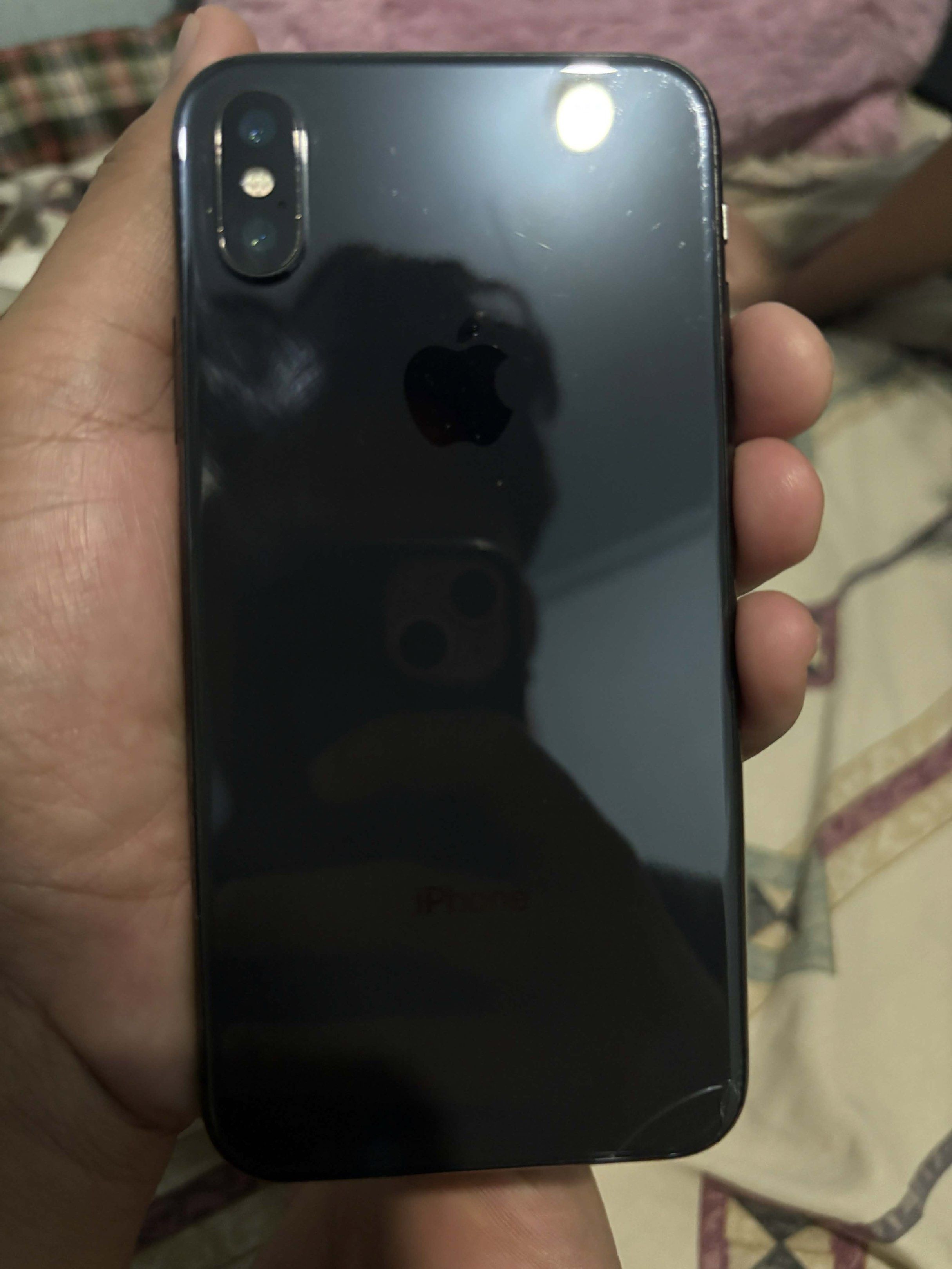For swap only to iphone 13 (Category: iPhone X Series) located in Pasig City. Submitted by swifttree.e118d0 (Listing ID 1419544632, Image 2). Description: Iphone X 256gb 72% Bh Lower left back glass crack Face id Working True tone working Samsung A51 128 gb Scratches Other than that all goods.