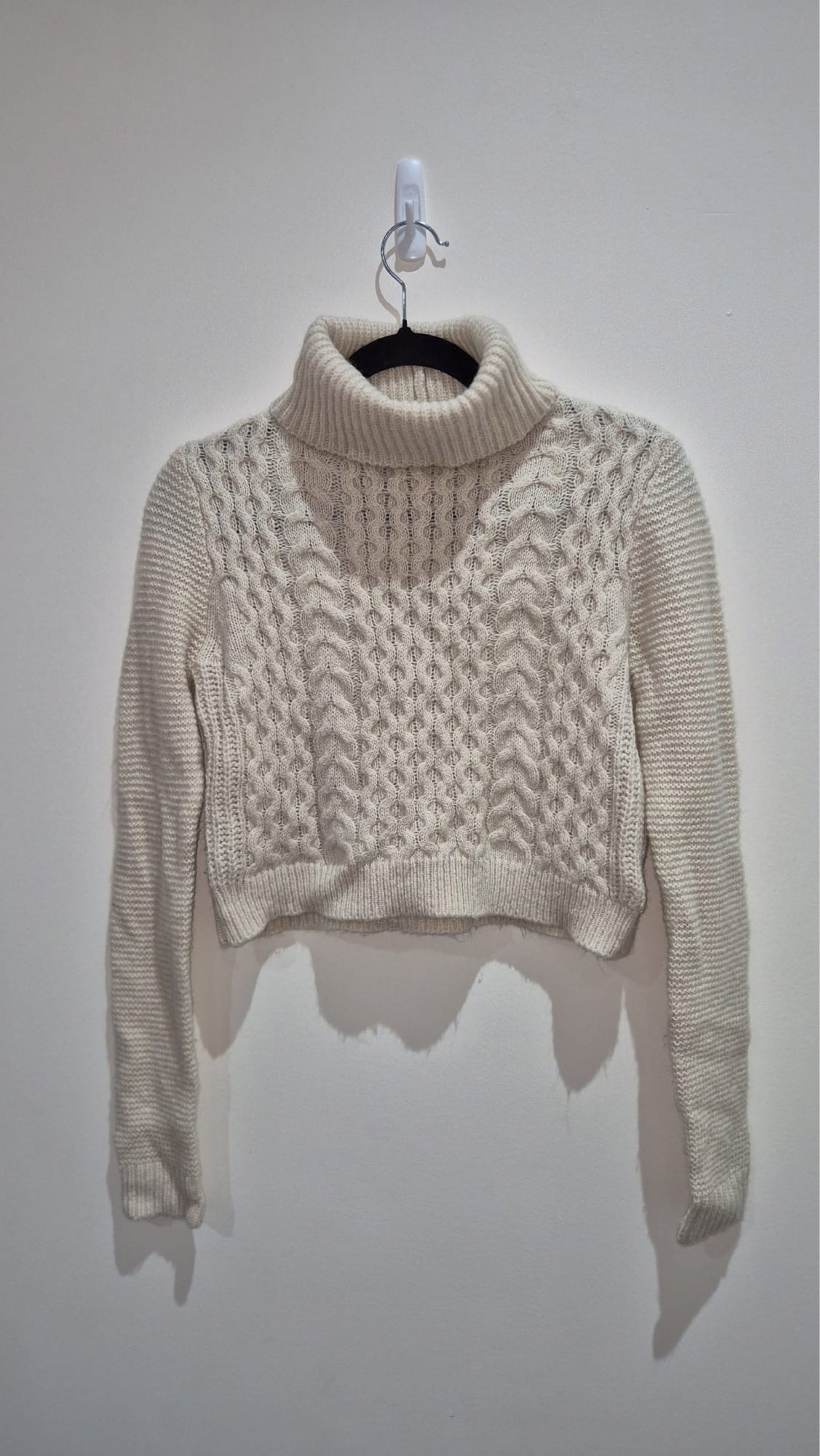 Glassons Turtleneck Jumper (Category: Women's Clothes) located in Narre Warren. Submitted by rrrxirene (Listing ID 1419519484, Image 2). Description: .