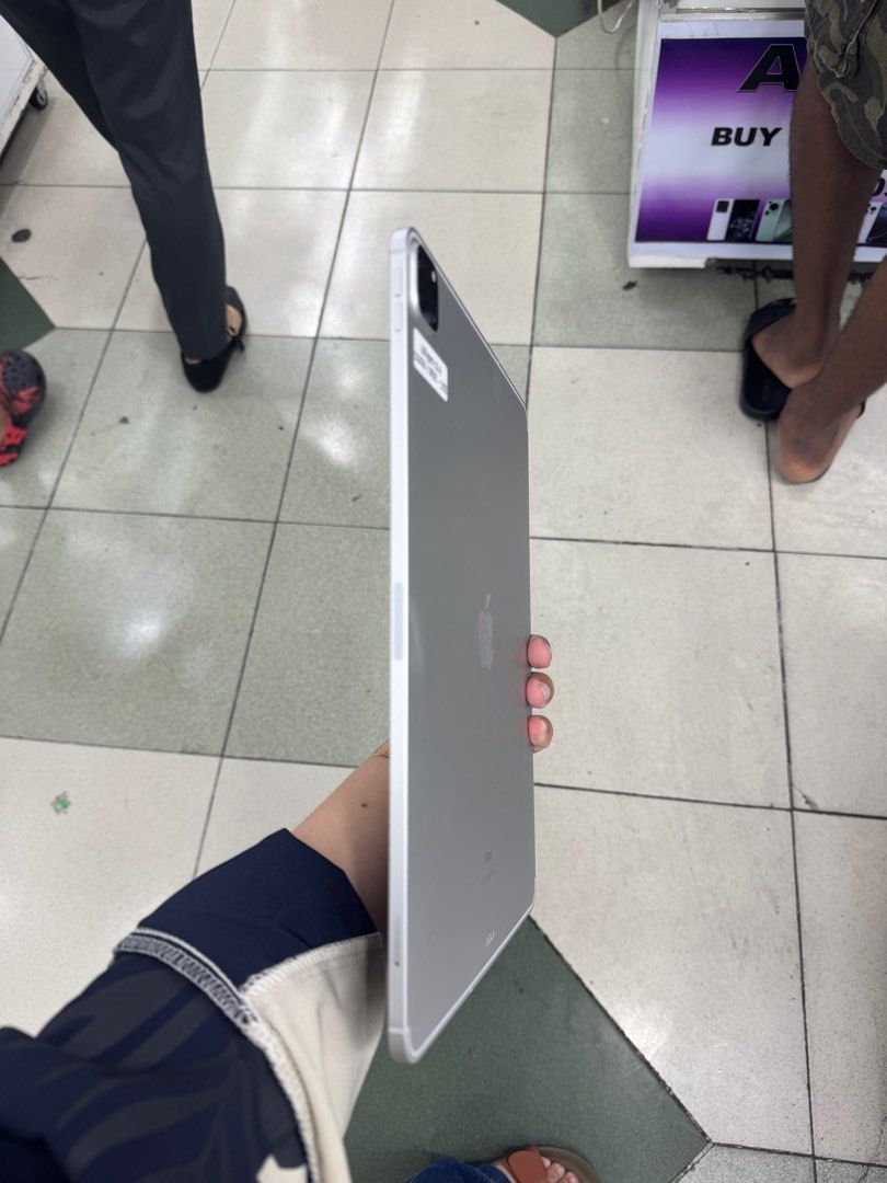 Ipad Pro 2020 4th Gen 512gb LTE No issue (Category: iPad) located in San Juan City. Submitted by javedsgadgetshop (Listing ID 1419559436, Image 3). Description: INSTALLMENT OPTIONS : SPAY LATER / GGIVES / CREDIT CARD! WE BUY AND SELL SO PWEDE MAGBINTA OR SWAP ! Quick Specs : 💵 Ipad Pro 12.9 2020 4thgen •512gb •NTC Variant •Good batt health •Factory Unlock •95% Smoothness •No hidden issue | No Repaired •100% Authentic | Not Refurbished •w/ OEM Ch