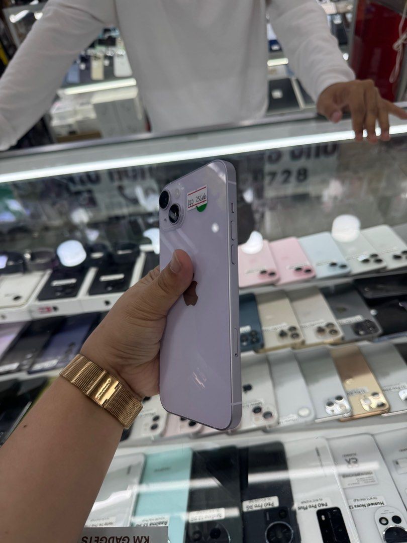 Iphone 14+ 256gb Good Batt FU No issue (Category: iPhone 14 Series) located in San Juan City. Submitted by javedsgadgetshop (Listing ID 1419561448, Image 3). Description: INSTALLMENT OPTIONS : SPAY LATER / GGIVES / CREDIT CARD! WE BUY AND SELL SO PWEDE MAGBINTA OR SWAP ! Quick Specs : 💵 Iphone 14+ •256gb •NTC Variant •Good batt health •Factory Unlock •95% Smoothness •No hidden issue | No Repaired •100% Authentic | Not Refurbished •w/ OEM Charger