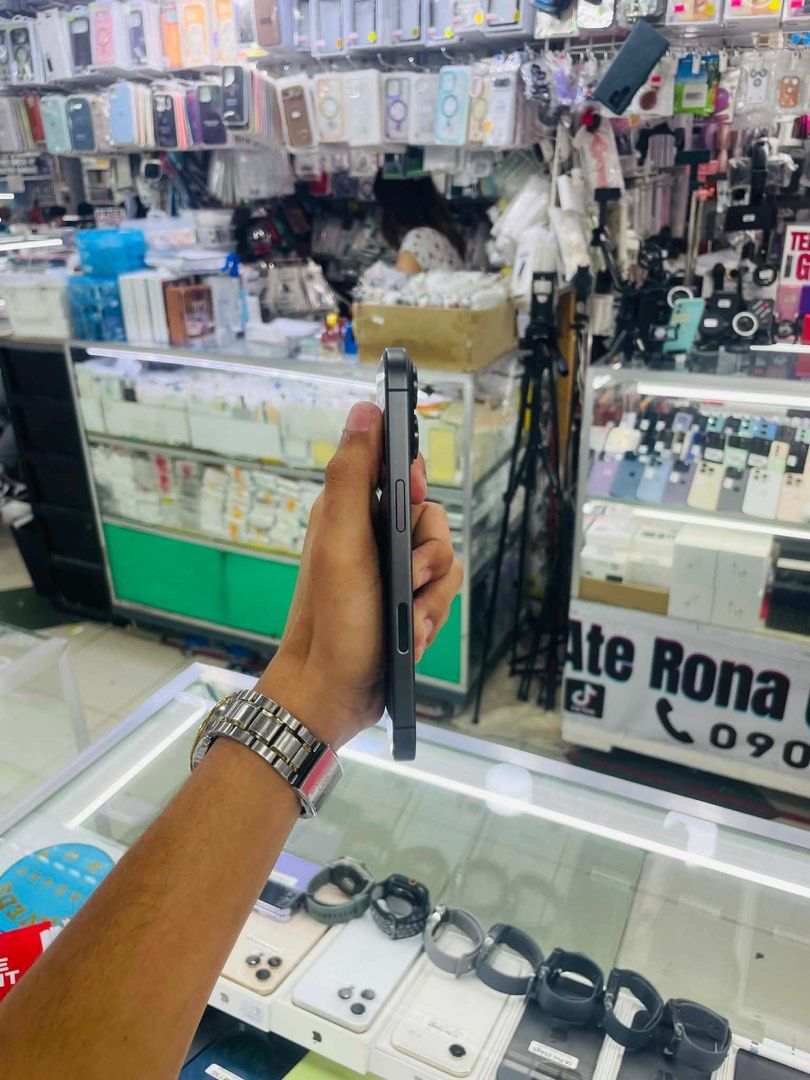 Iphone 17 256gb 100% batt FU NTC NO ISSUE (Category: iPhone 17 Series) located in San Juan City. Submitted by javedsgadgetshop (Listing ID 1419560727, Image 3). Description: INSTALLMENT OPTIONS : SPAY LATER / GGIVES / CREDIT CARD! WE BUY AND SELL SO PWEDE MAGBINTA OR SWAP ! Quick Specs : 💵 Iphone 17 •256gb •NTC Variant •100% batt health •Factory Unlock •99% Smoothness •No hidden issue | No Repaired •100% Authentic | Not Refurbished •w/ Box Charg