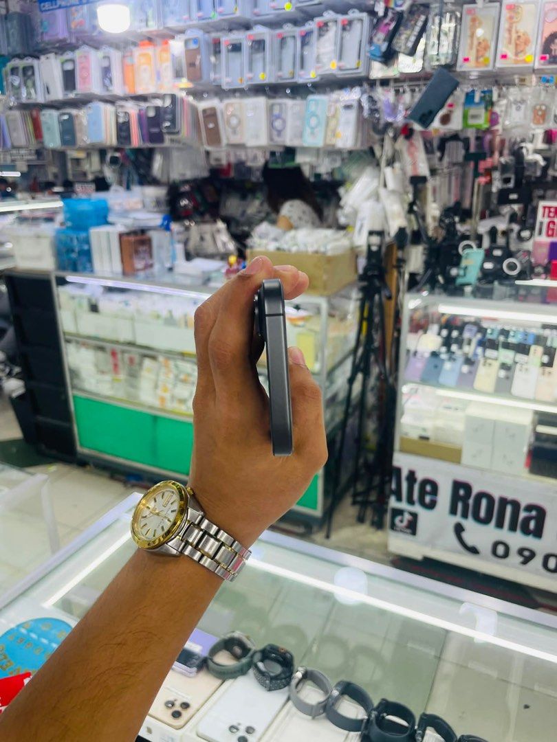 Iphone 17 256gb 100% batt FU NTC NO ISSUE (Category: iPhone 17 Series) located in San Juan City. Submitted by javedsgadgetshop (Listing ID 1419560727, Image 2). Description: INSTALLMENT OPTIONS : SPAY LATER / GGIVES / CREDIT CARD! WE BUY AND SELL SO PWEDE MAGBINTA OR SWAP ! Quick Specs : 💵 Iphone 17 •256gb •NTC Variant •100% batt health •Factory Unlock •99% Smoothness •No hidden issue | No Repaired •100% Authentic | Not Refurbished •w/ Box Charg