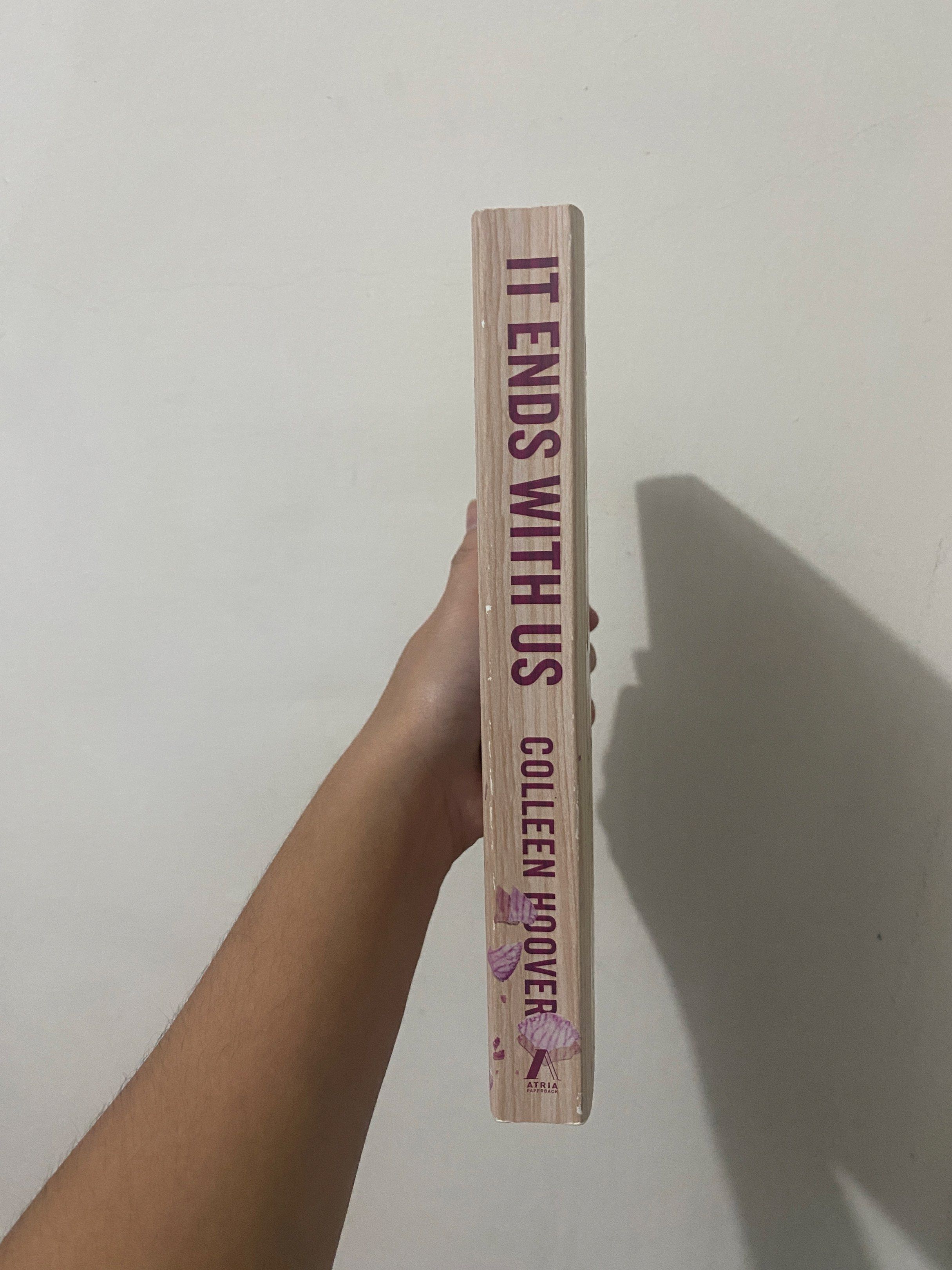 It Ends With Us by Colleen Hoover (Category: Storybooks) located in Quezon City. Submitted by _ashfall (Listing ID 1419528918, Image 3). Description: Paperback.