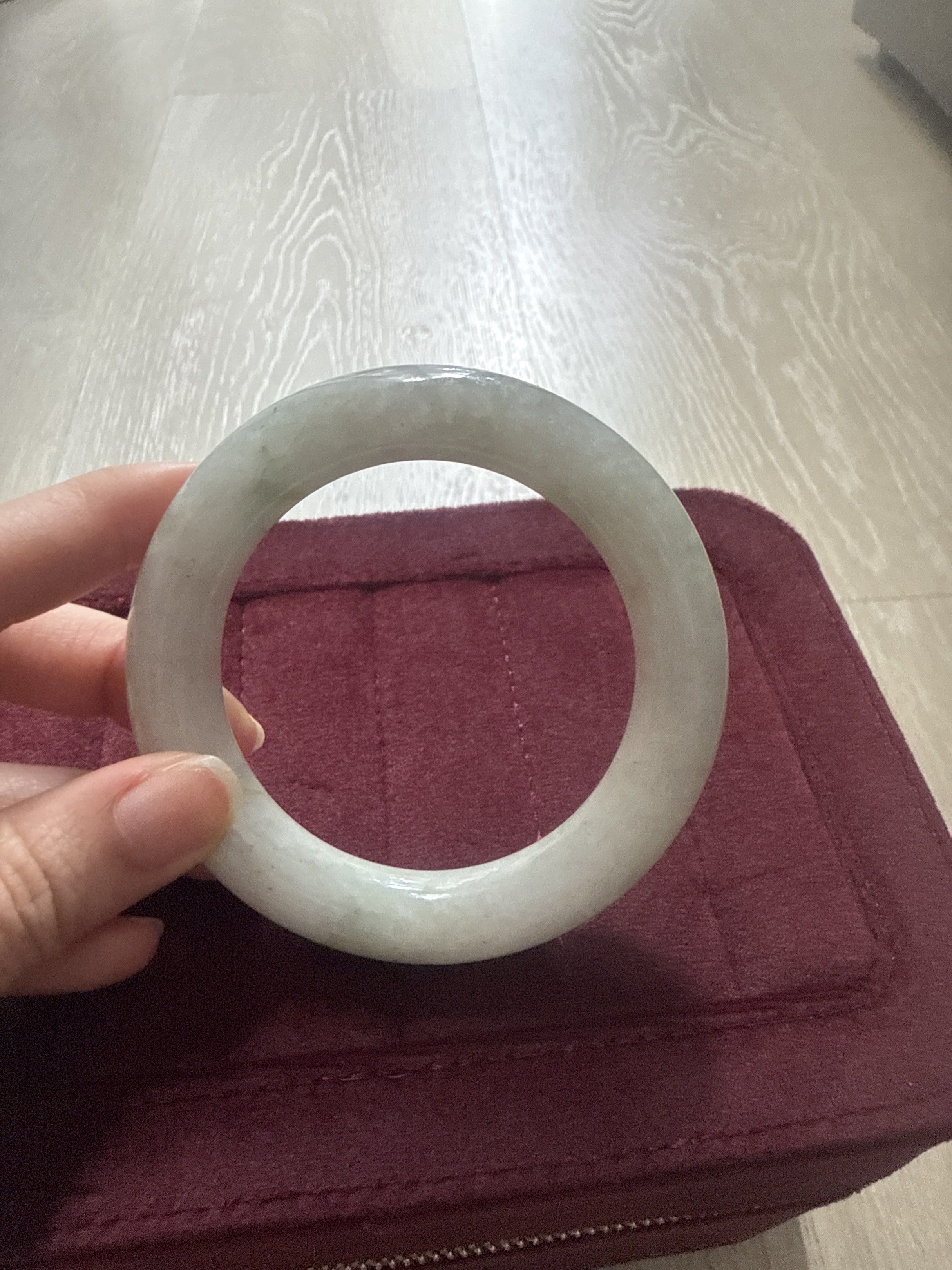 Jade Bangle (Category: Bracelets) located in Singapore. Submitted by ruike199073412 (Listing ID 1419438921, Image 2). Description: - Classic jade bangle with certificate - size 54 - Suitable for daily wear and special occasions.