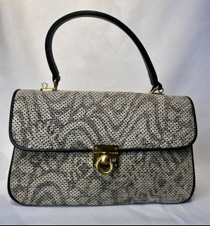 (Category: ) located in . Submitted by originalvintagebagph (Listing ID 1419497280, Image 1). Description: .