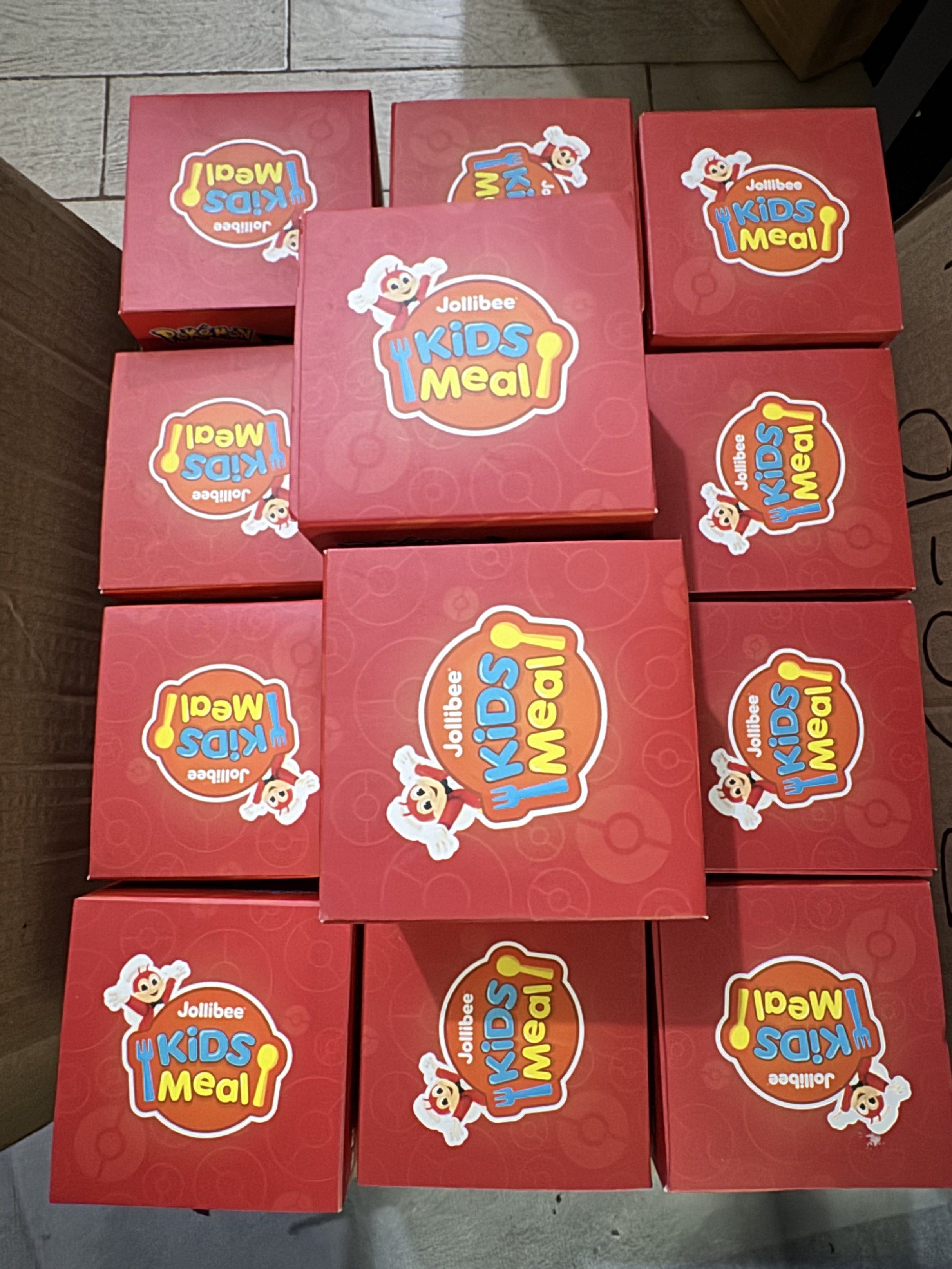 Jollibee Kids Meal Box (Category: Character Goods) located in Quezon City. Submitted by kentivan21 (Listing ID 1419579580, Image 3). Description: - Sealed Jollibee Kids Meal box - Features classic Jollibee branding - All Available Sealed (opened at the bottom) 1 Set for 1k Riolu - 100 Lucario- 100 Psyduck - 125 Golduck - 100 Vulpix - 100 Ninetails - 100 Munchlax - 150 Snorlax - 200 Pikachu - 200 Pichu - 150 Loc: Araneta Cubao 1300 set.