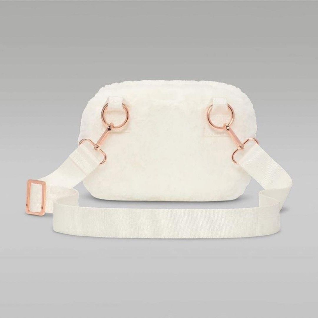 Jordan Fuzzy Fanny Pack (Category: Cross-body Bags) located in Manila. Submitted by keepgrind2023 (Listing ID 1419525318, Image 2). Description: .