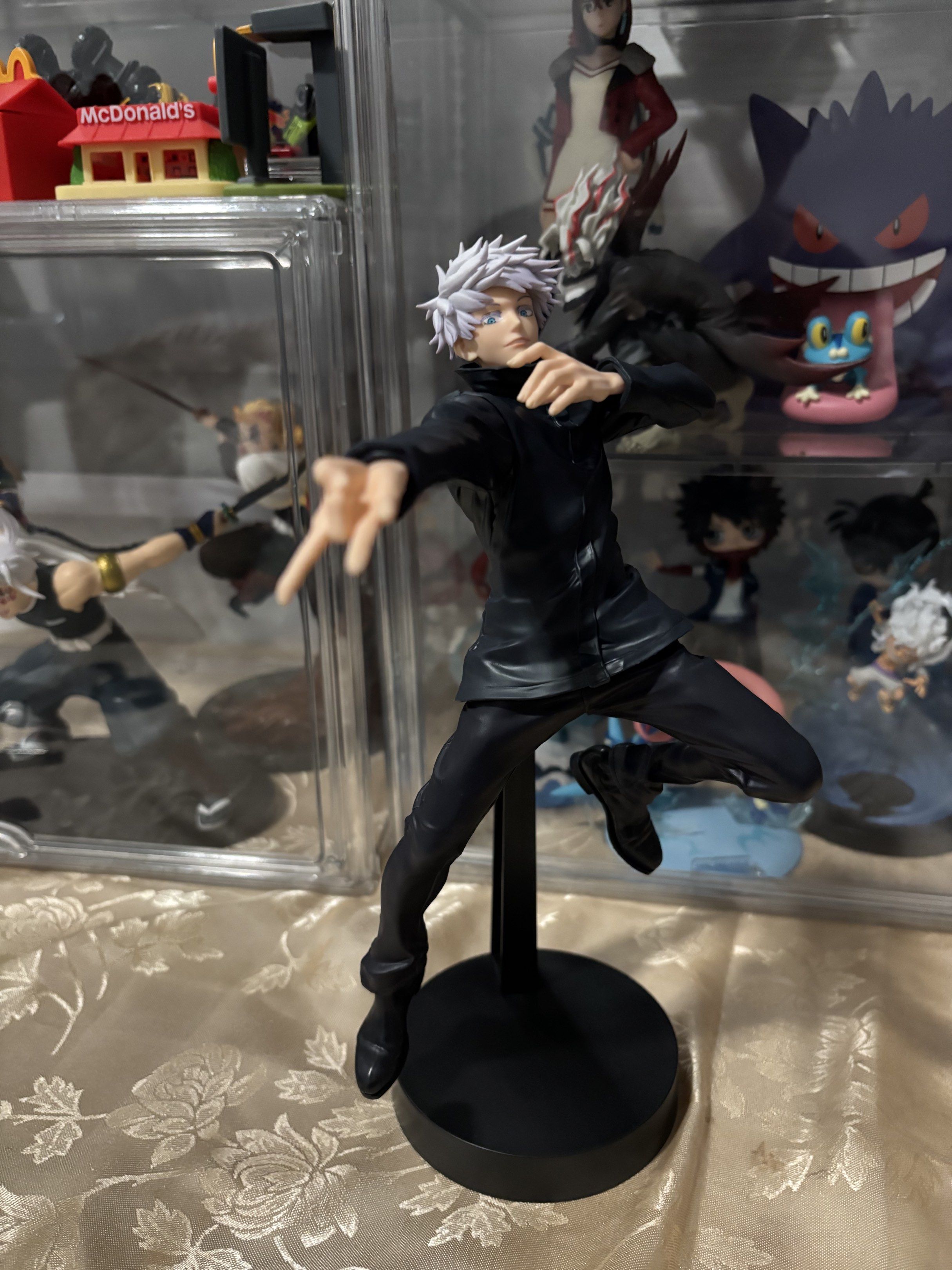 Jujutsu Kaisen Figure Set MAXIMATIC bundle (Category: Figurines & Statues) located in Naic. Submitted by joashg (Listing ID 1419476690, Image 2). Description: - Jujutsu Kaisen figure set featuring: - Sukuna figure in a dynamic pose - Gojo Satoru figure - Both figures include their display stands. - Highly detailed and perfect for display..