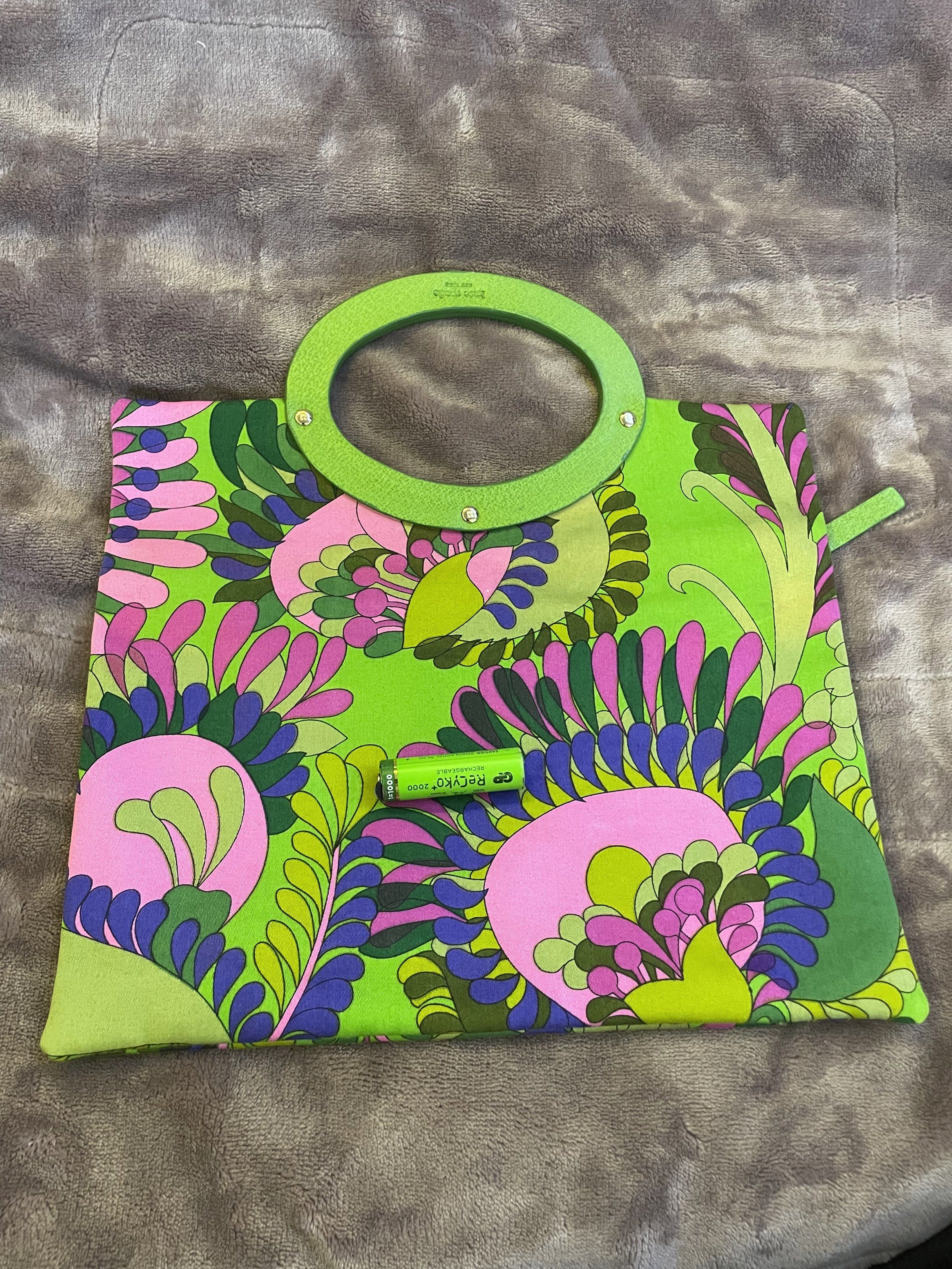 Kate spade (Category: Luxury Bags & Wallets) located in Baguio. Submitted by nalyns_unique_finds (Listing ID 1419527394, Image 1). Description: .