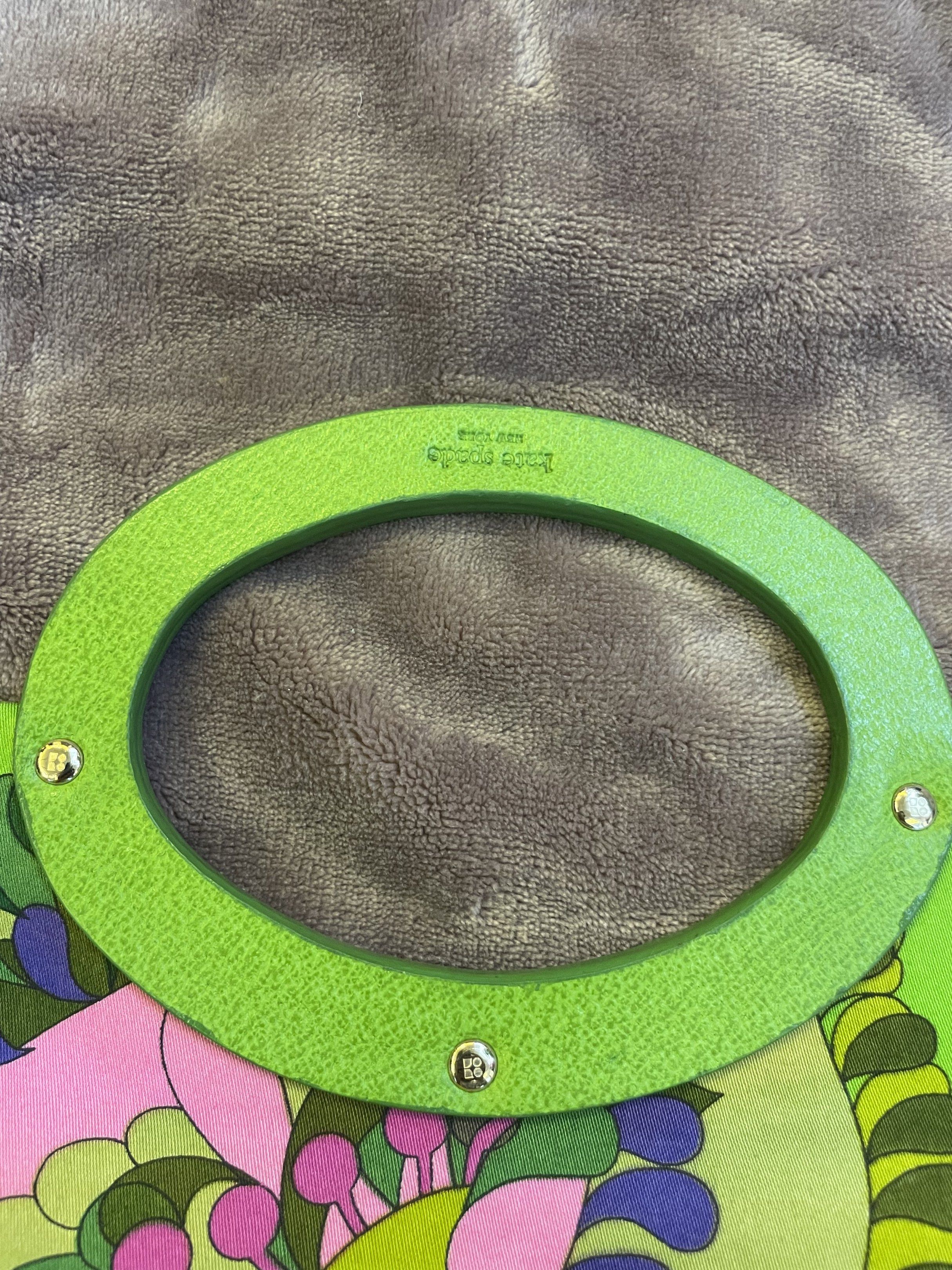 Kate spade (Category: Luxury Bags & Wallets) located in Baguio. Submitted by nalyns_unique_finds (Listing ID 1419527394, Image 2). Description: .