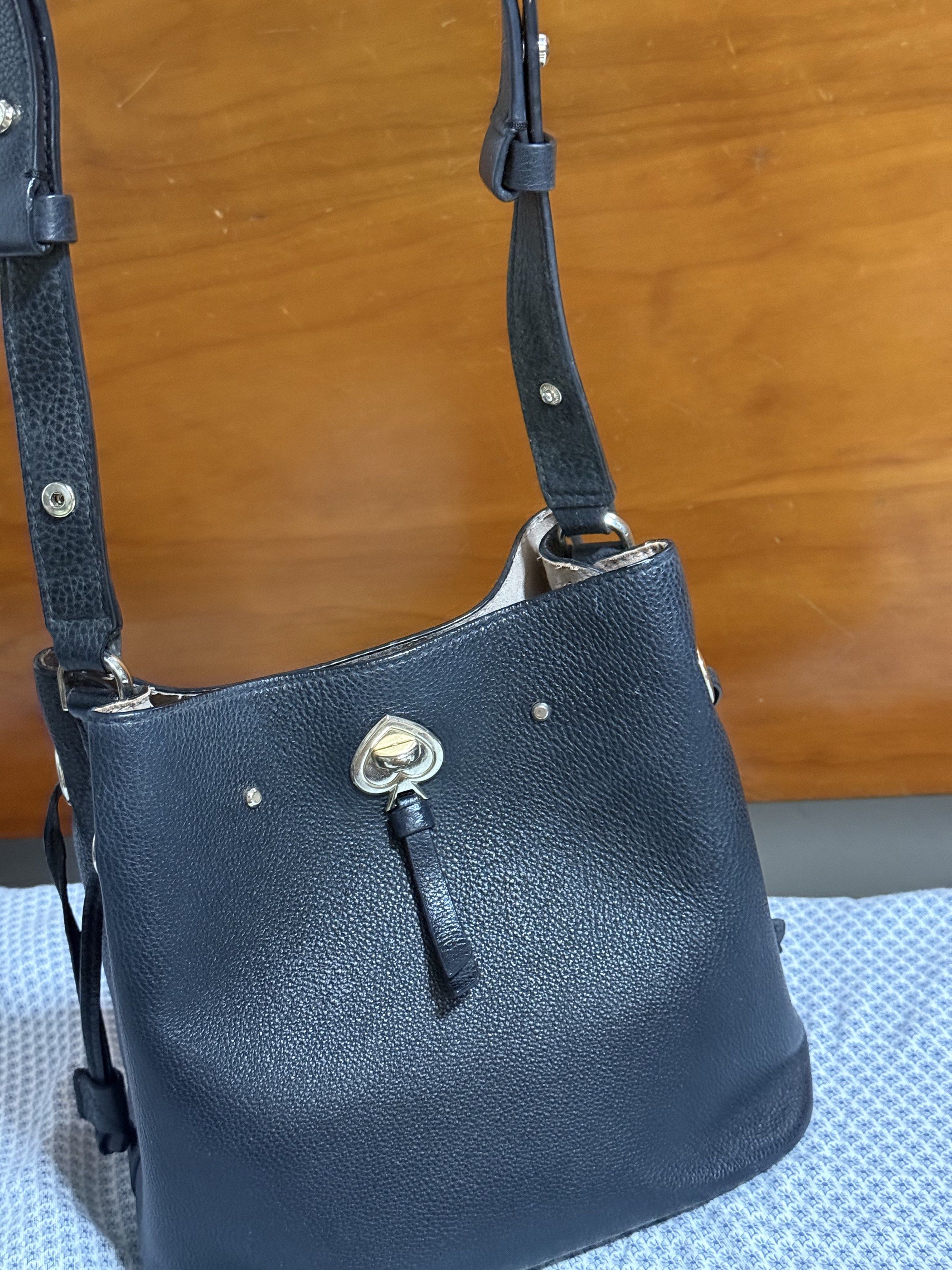Kate Spade Marti Bucket Bag (Category: Luxury Bags & Wallets) located in Binangonan. Submitted by cocoeyber (Listing ID 1419528277, Image 3). Description: Selling my preloved KS marti Bucket bag in Small size. Sign of usage..