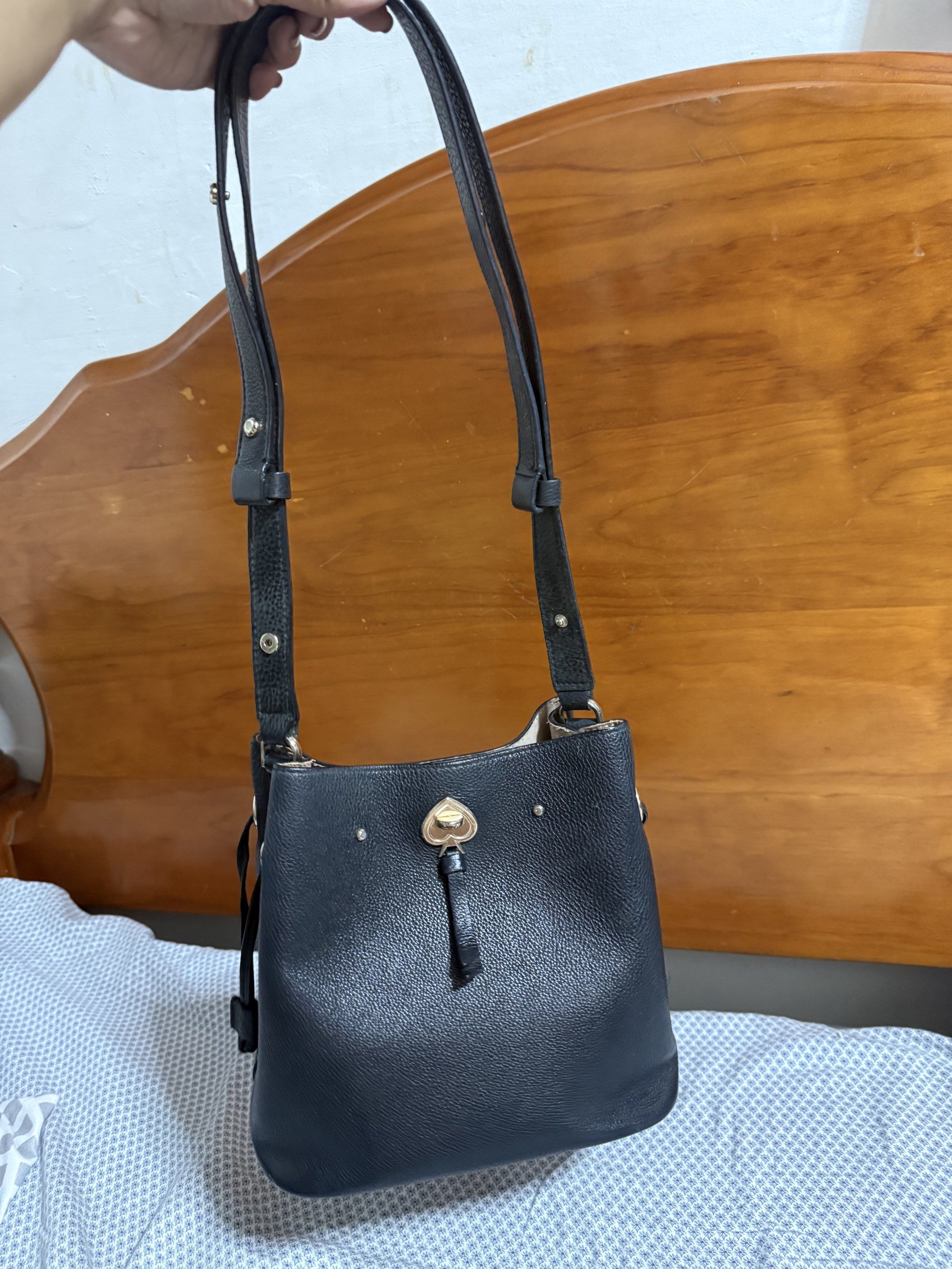 Kate Spade Marti Bucket Bag (Category: Luxury Bags & Wallets) located in Binangonan. Submitted by cocoeyber (Listing ID 1419528277, Image 1). Description: Selling my preloved KS marti Bucket bag in Small size. Sign of usage..