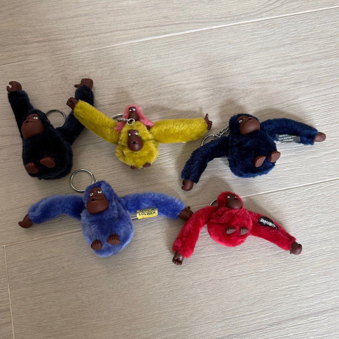 Kipling Monkey Keychains - Assorted Colours （分類：其他周邊）位於 Hong Kong。 由 hillaryhillary 提交（商品編號 1419419238，圖片 1）。簡介： Chris $120 Kim $110 Lolwah $100 Lauranne $100 Franny $100。