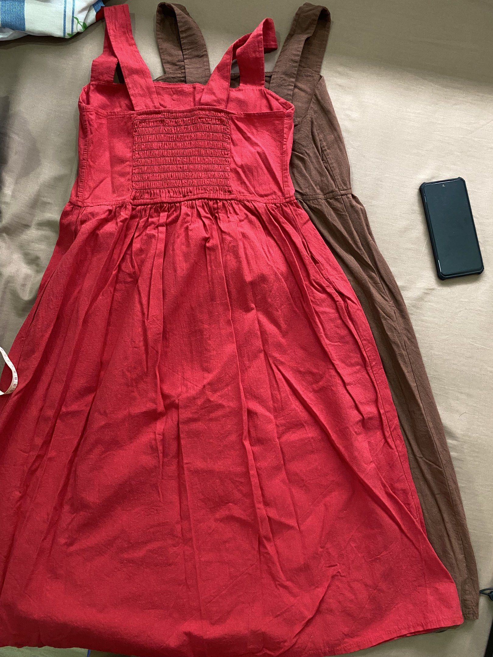 2 pcs LINEN dress (Category: Dresses) located in Las Pinas. Submitted by decluttermomsh (Listing ID 1419414795, Image 1). Description: beat fit small-medium body frame good condition pang aura ngayon summer payment thru gcash plus sf .