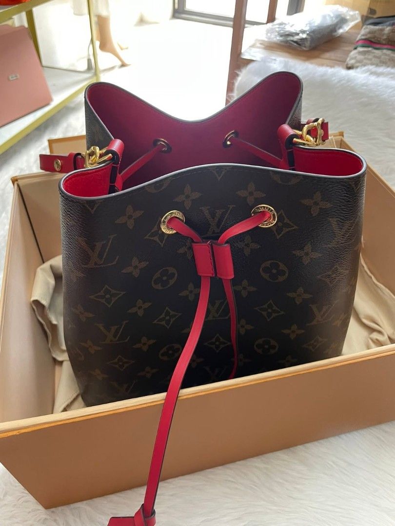 Louis Vuitton NeoNoe Drawstring Bucket (Category: Luxury Bags & Wallets) located in Manila. Submitted by jadasy_vintagefinds (Listing ID 1419546482, Image 3). Description: Japan Auction Sourced LV NeoNoe drawstring buckets 🤩 12,500k each only sisters. Only one with box rest with dust bag only. All in great pre-owned condition. 📦 LBC, JNT, JRS Provincial Areas 💸 COD in Metro Manila only 🛵 Same-day delivery via Lalamove/Grab 🌏 Worldwide Shippi