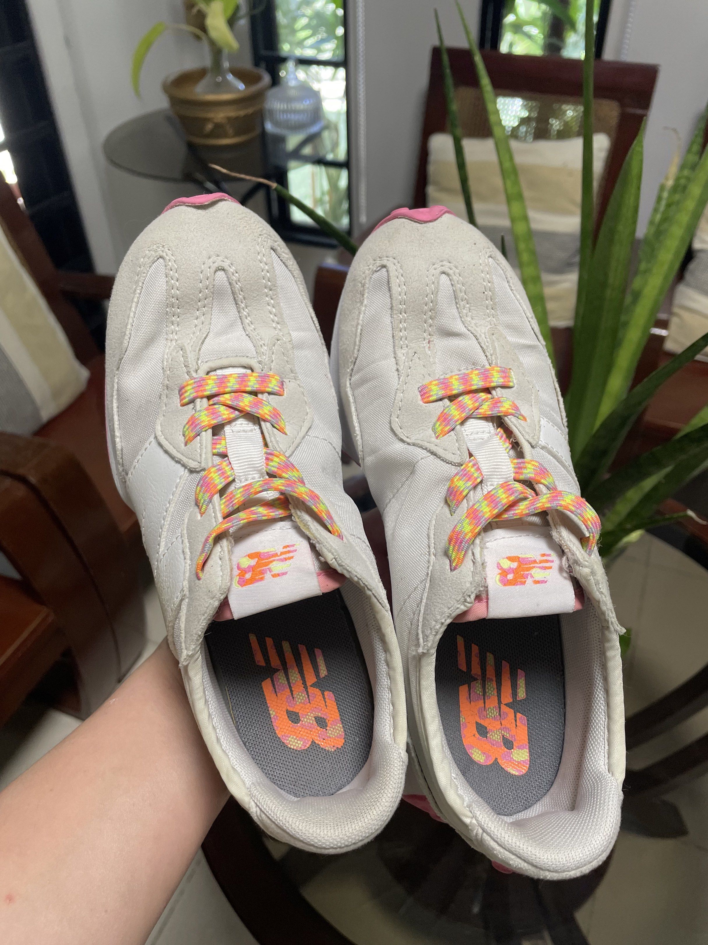 New Balance 327 Sneakers (Category: Sneakers) located in Manila. Submitted by iambernadeth09 (Listing ID 1419425914, Image 1). Description: For kids. Size us3.. needs cleaning only...