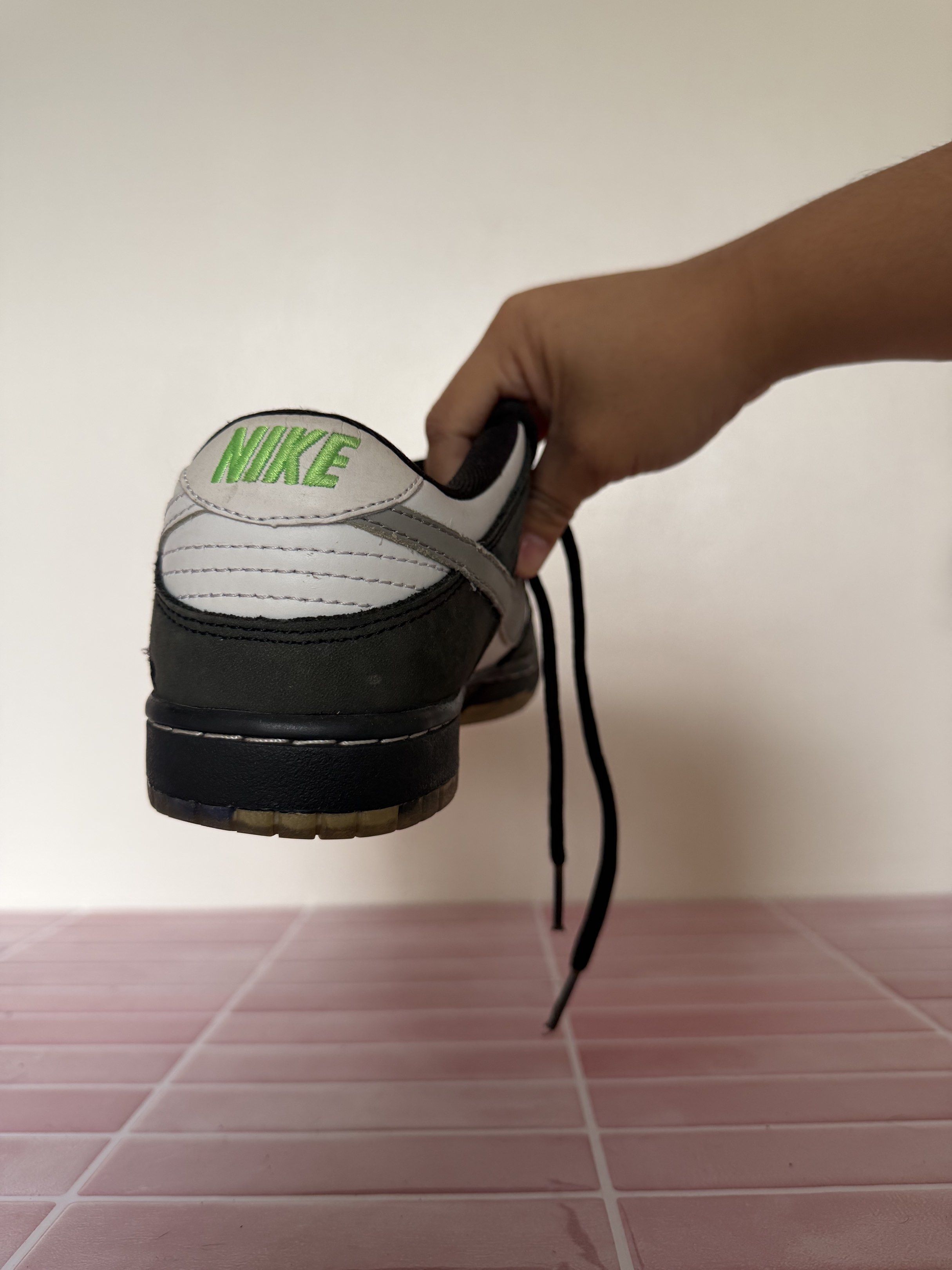 Nike SB Dunk Low Staple Panda Pigeon Sample (Category: Sneakers) located in Cebu City. Submitted by cloverseven23 (Listing ID 1419426102, Image 3). Description: 24cm size 37-38.