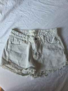 (Category: ) located in . Submitted by peachyfl0wer (Listing ID 1419417961, Image 1). Description: .