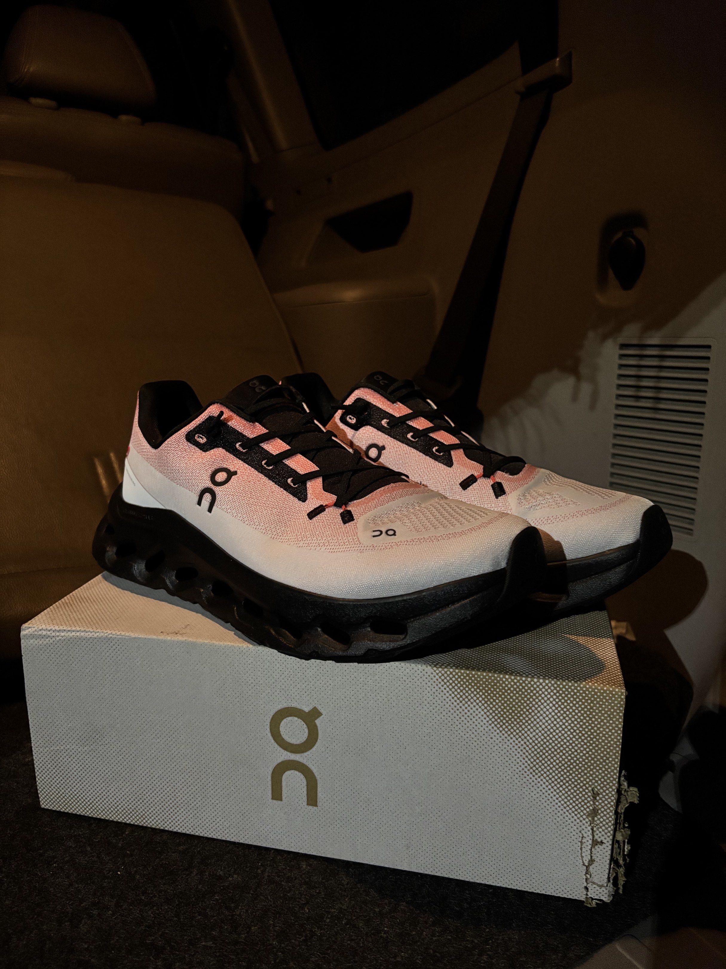 On Cloudtilt Flame Eclipse (Category: Sneakers) located in Binan City. Submitted by mjobrador240056 (Listing ID 1419574183, Image 2). Description: On Cloudtilt Flame Eclipse ₱1,400 only Size 10 US Brand new Biñan Laguna located Can ship.