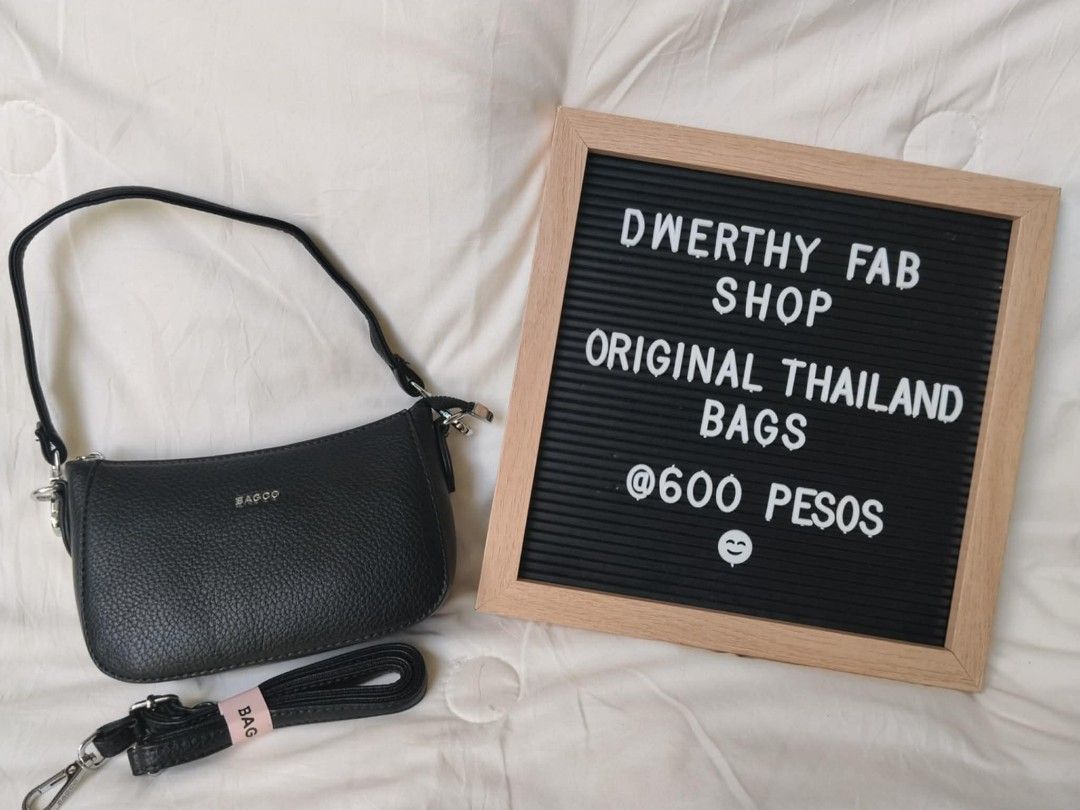 Original Thailand Bags (Category: Cross-body Bags) located in General Mariano Alvarez. Submitted by deslacbayan (Listing ID 1419512314, Image 3). Description: Original Thailand bags available in different colors. Each bag comes with a strap. Price is 600 pesos. Available colors are brown and black. The bag has a zipper closure..