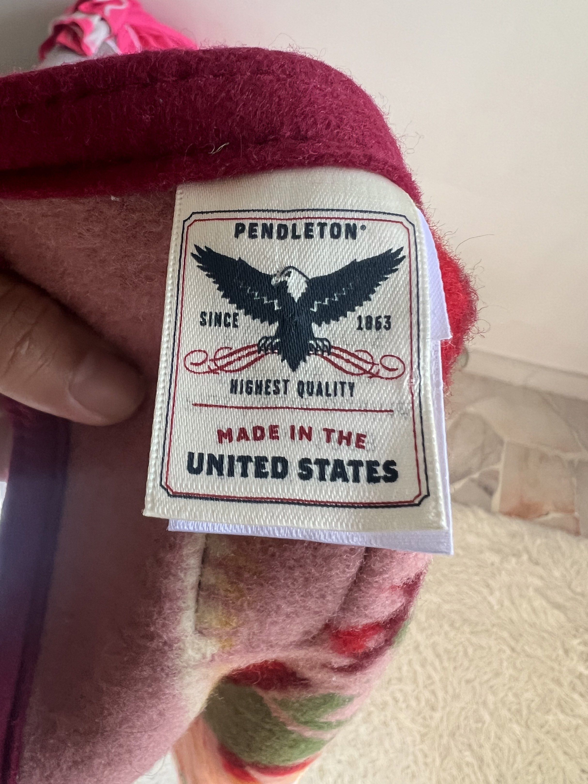 PENDLETON BLANKET (Category: Other Home Decor) located in Johor Bahru. Submitted by setorburok (Listing ID 1419463386, Image 3). Description: In good condition USA 43 x 33 inch.