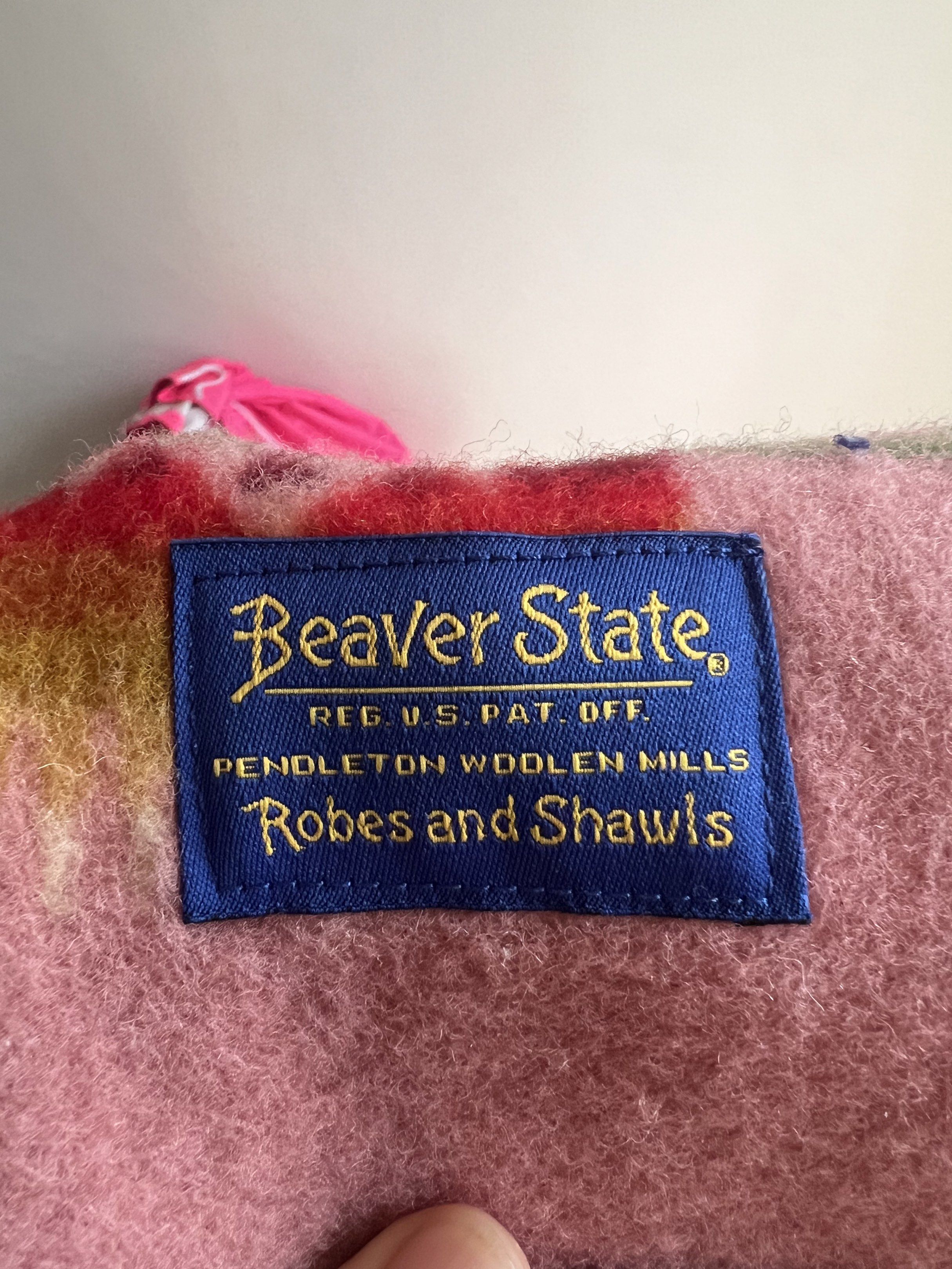 PENDLETON BLANKET (Category: Other Home Decor) located in Johor Bahru. Submitted by setorburok (Listing ID 1419463386, Image 2). Description: In good condition USA 43 x 33 inch.