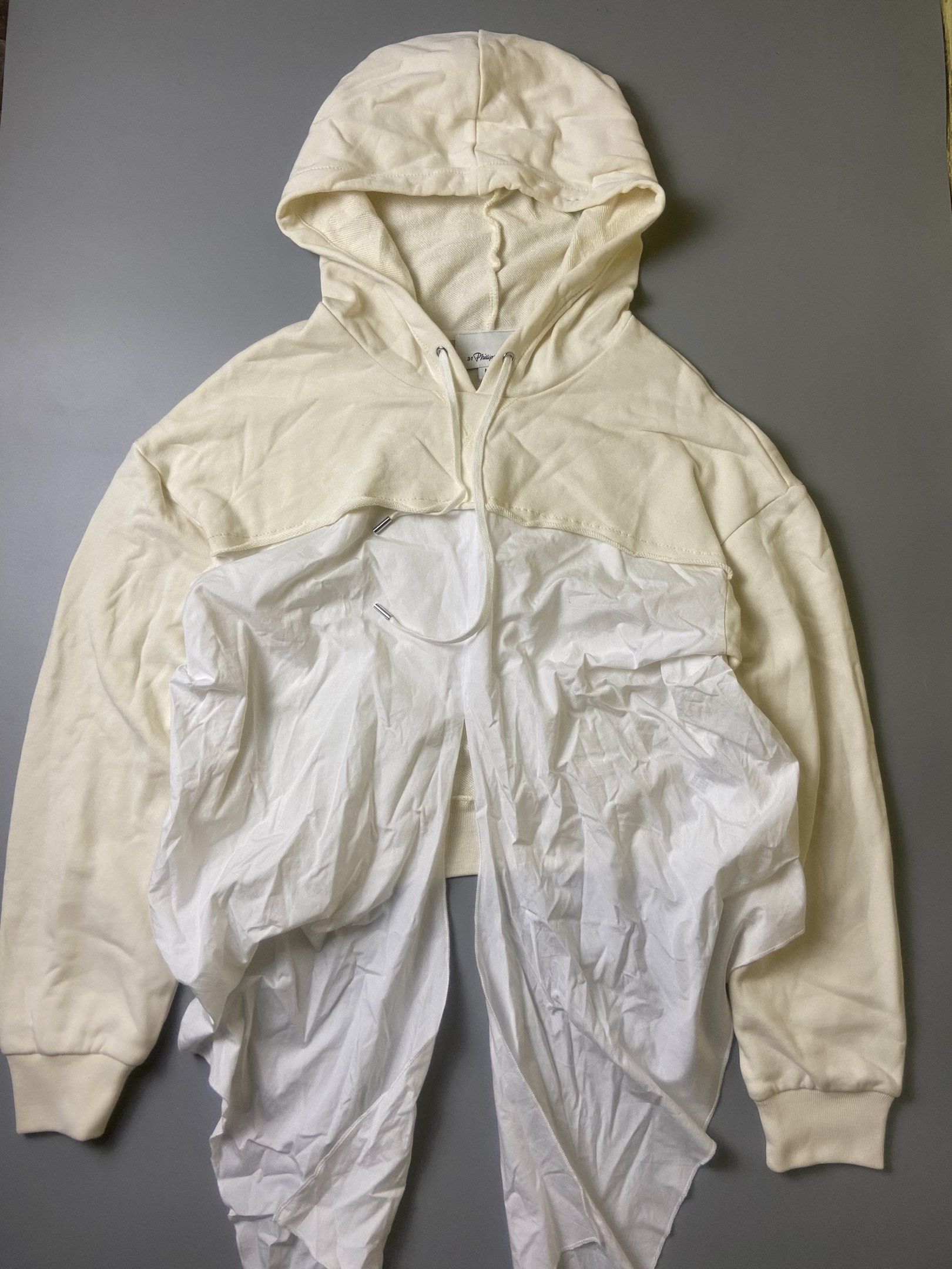phillip lim (Category: Longsleeves) located in San Fernando. Submitted by dippedrops (Listing ID 1419540734, Image 1). Description: phillip lim excellent condition no issue .