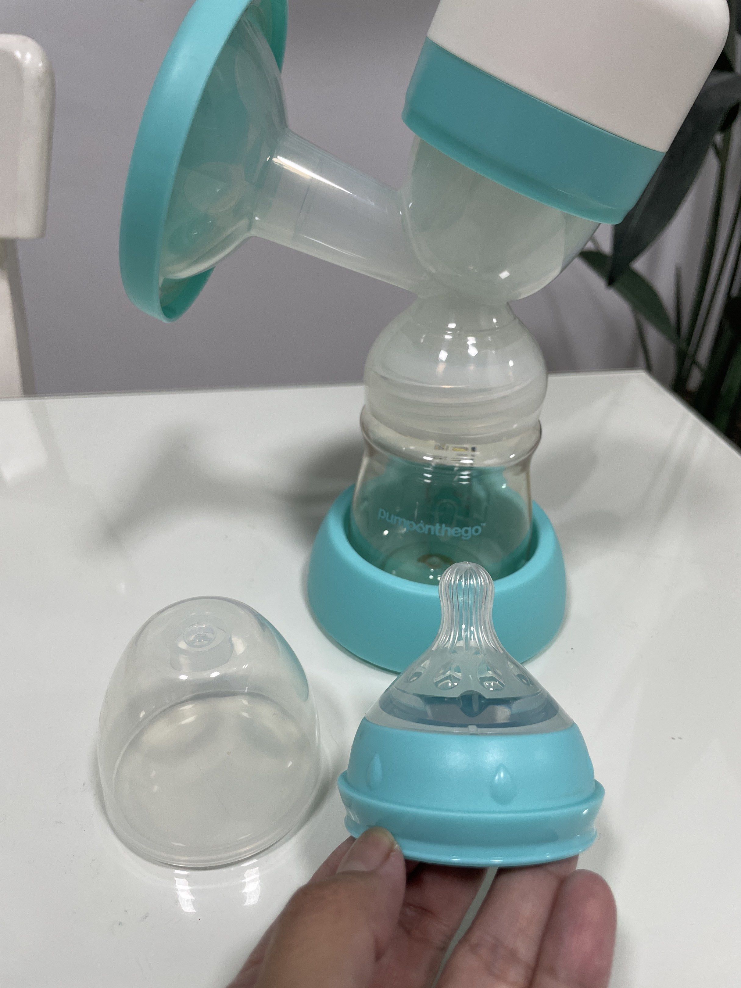 PUMPONTHEGO BREASTPUMP, Babies & Kids, Nursing & Feeding, Breastfeeding ...