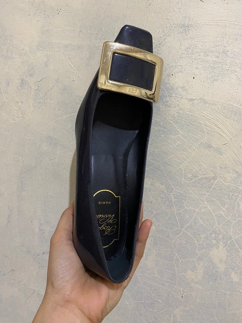 Roger Vivier Navy Blue Heels (Category: Heels) located in Guimba. Submitted by xeeeyaaaah (Listing ID 1419530058, Image 2). Description: Size34 For slim feet Napakaganda hayssss Maalikabok di ko napunasan hehe.