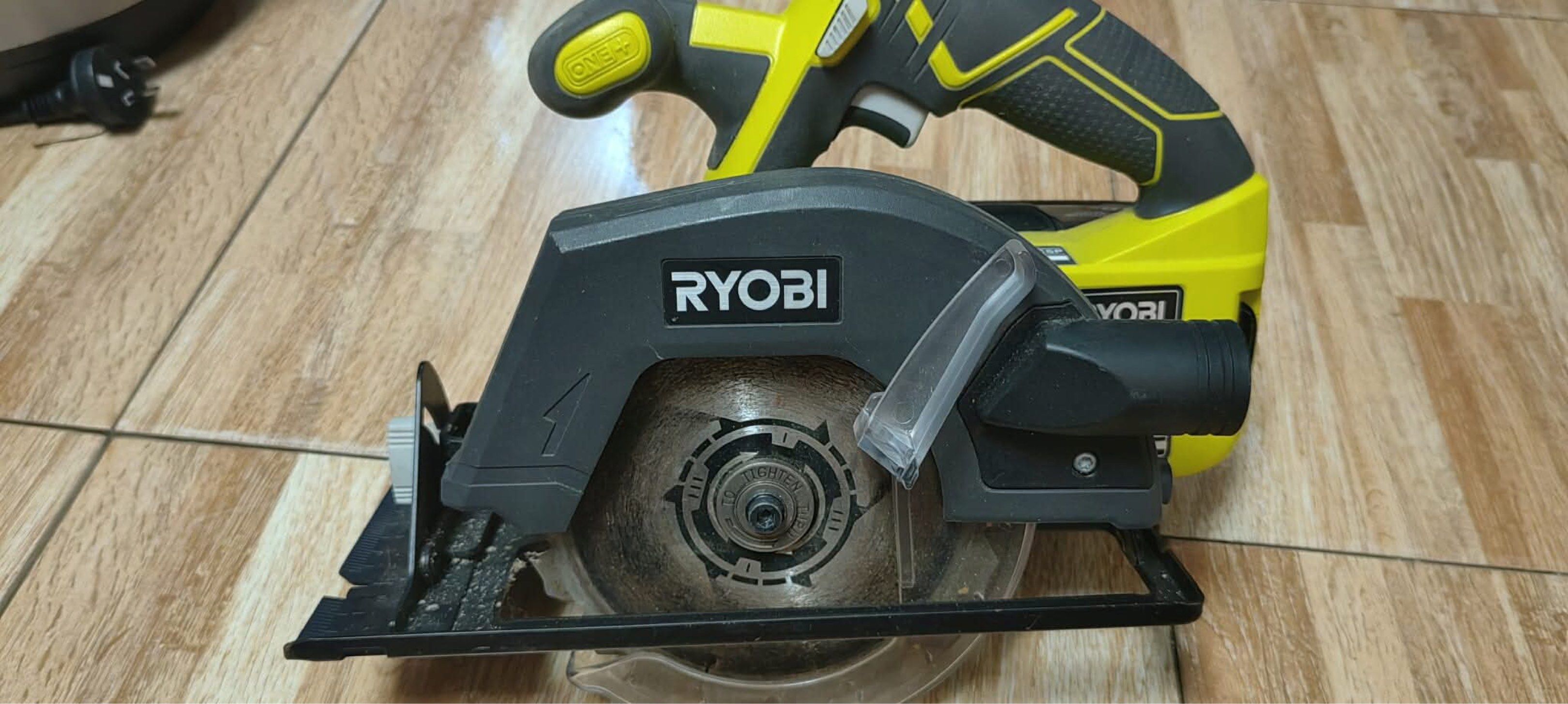 Ryobi 18V ONE+ 165mm Circular Saw (Category: Construction Tools & Equipment) located in Taytay. Submitted by mikz_1303 (Listing ID 1419538078, Image 3). Description: Ryobi Wireless Circular Saw Good Condition With 5.0 lithium battery 18v With charger 165mm Pick up in Taytay 6k.