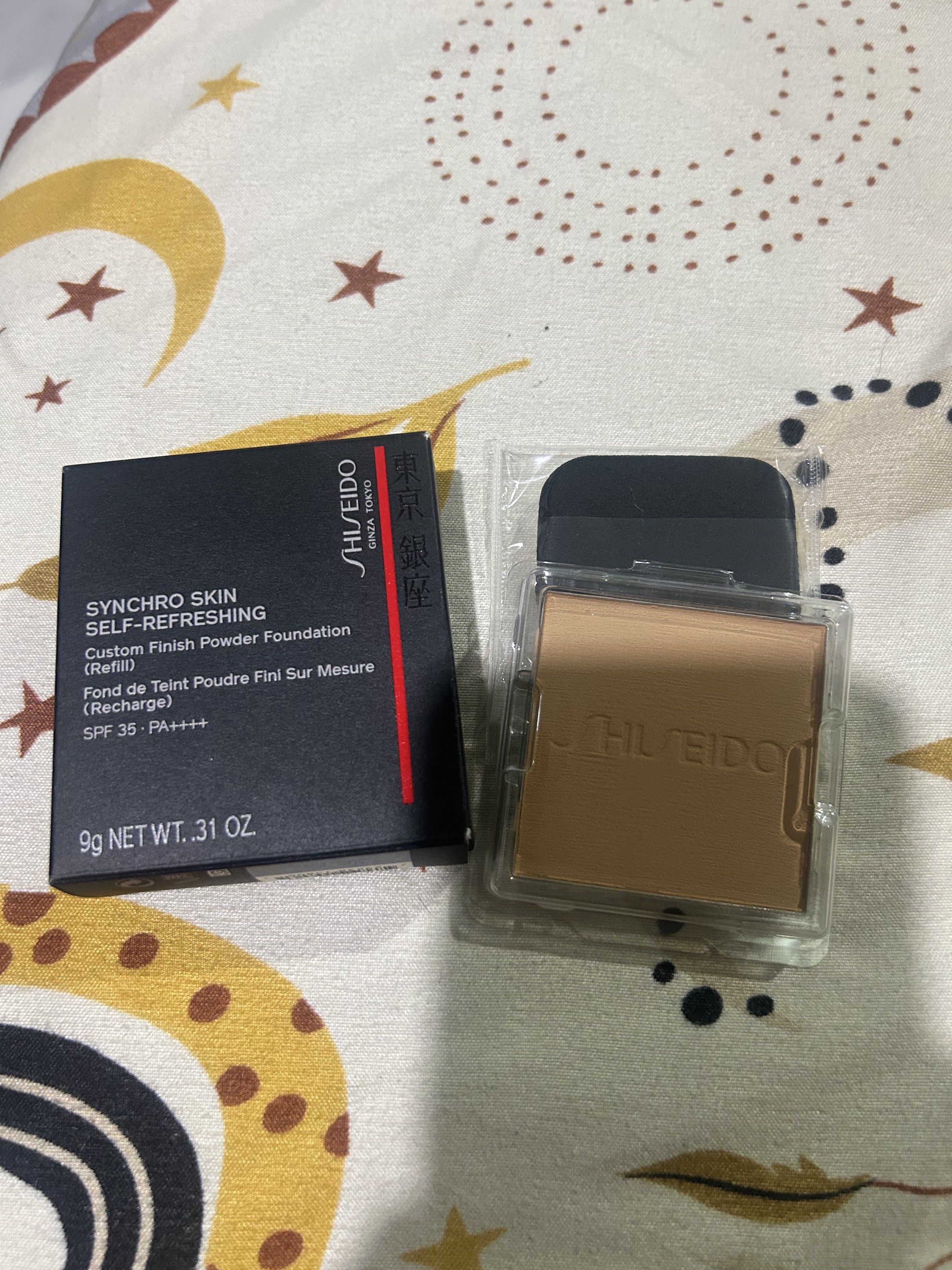 Shiseido Synchro Skin Self-Refreshing Powder Foundation Refill (Category: Makeup) located in Mandaluyong City. Submitted by shadowlady13th (Listing ID 1419563586, Image 1). Description: - Shiseido Synchro Skin Self-Refreshing Custom Finish Powder Foundation refill - Shade: 350 Maple - SPF 35 PA++++ - Net weight: 9g /.31 oz - Includes sponge applicator - Brand new and unused.