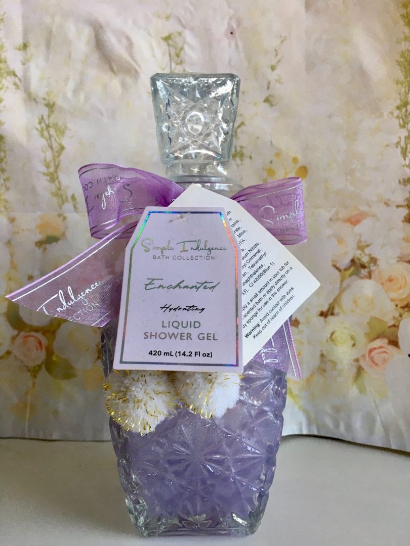 Simple Indulgence Hydrating Liquid Shower Gel (Category: Bath) located in Paranaque City. Submitted by subriocomputertrading (Listing ID 1419511239, Image 3). Description: ✨SIMPLE INDULGENCE SHOWER GEL 💝Treat someone special to this luxury liquid shower gel from the Simple Indulgence Bath Collection. • 420ml / 14.2 fl oz • Hydrating & gentle on skin • Elegant glass bottle with crystal-style cap • Comes beautifully decorated with ribbon 🌸 Scents