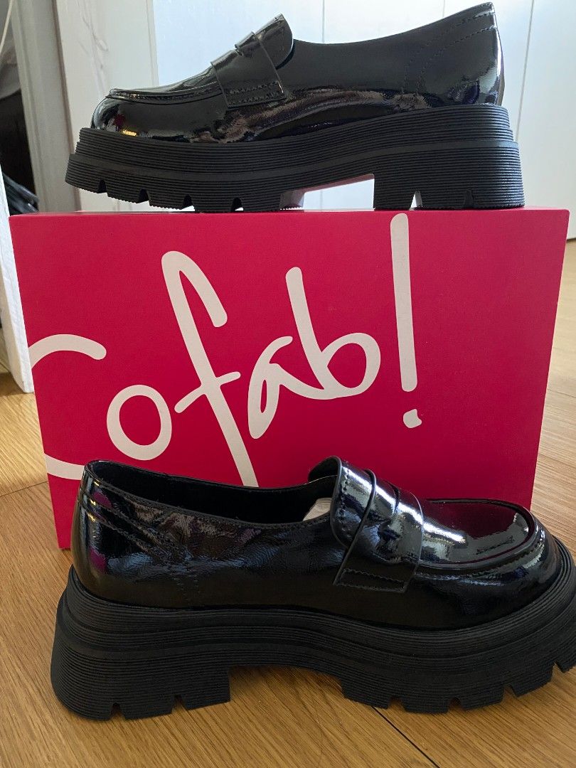 Sofab! Melinda Platform Loafers (Category: Loafers) located in Pasig City. Submitted by ramsl (Listing ID 1419409207, Image 2). Description: Brand new Size EU 38/US7 Bought dec 2025 Tried on but never used Original price 1499 Selling for 600 Lalamove/ Gogoexpress /LBC Buyer will shoulder the shipping.