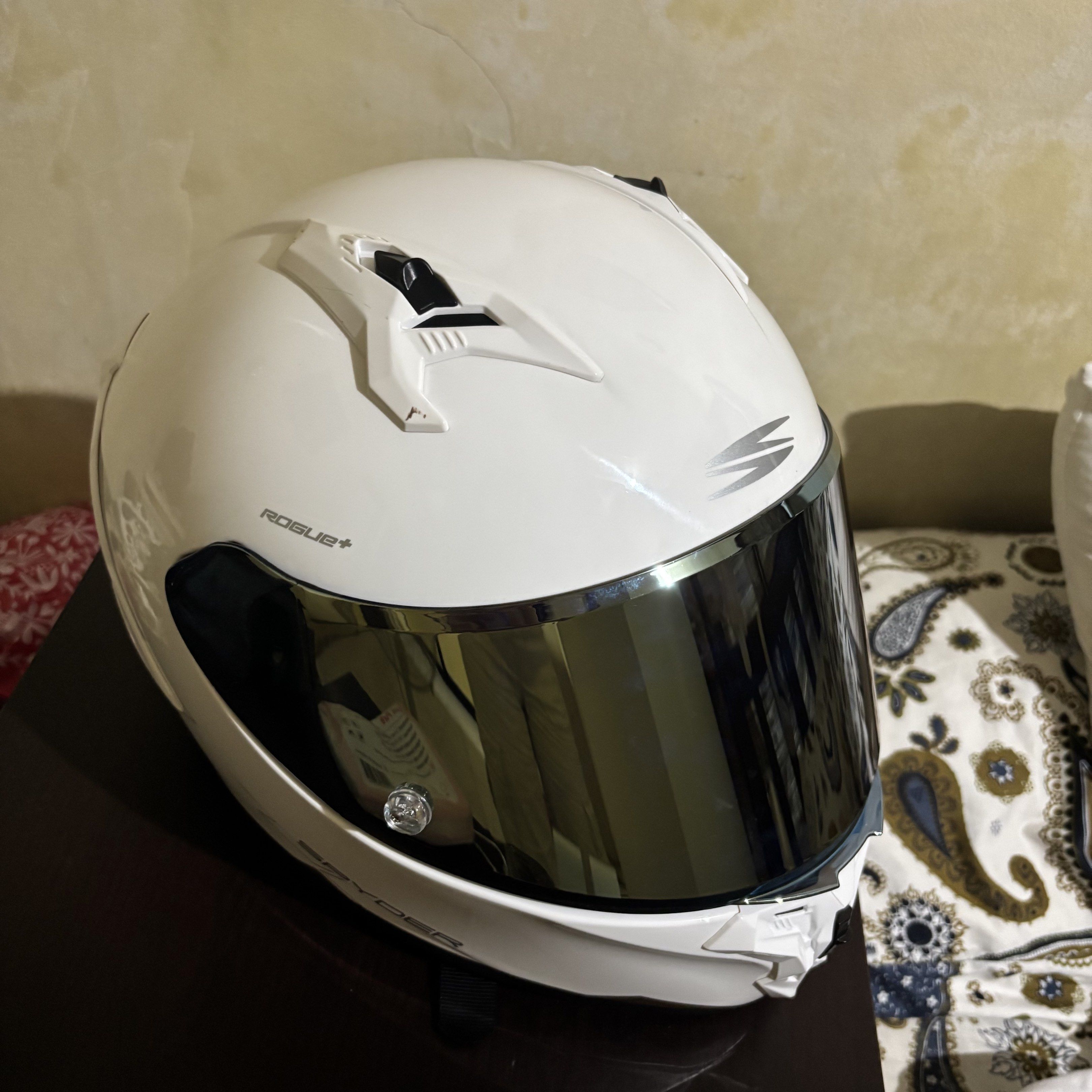 Spyder Rogue+ Helmet (Category: Helmets and other Riding Gears) located in Las Pinas. Submitted by theimpulsebuyer.ph (Listing ID 1419497223, Image 1). Description: seldom used. lady owned. pwede sa maarte size medium.