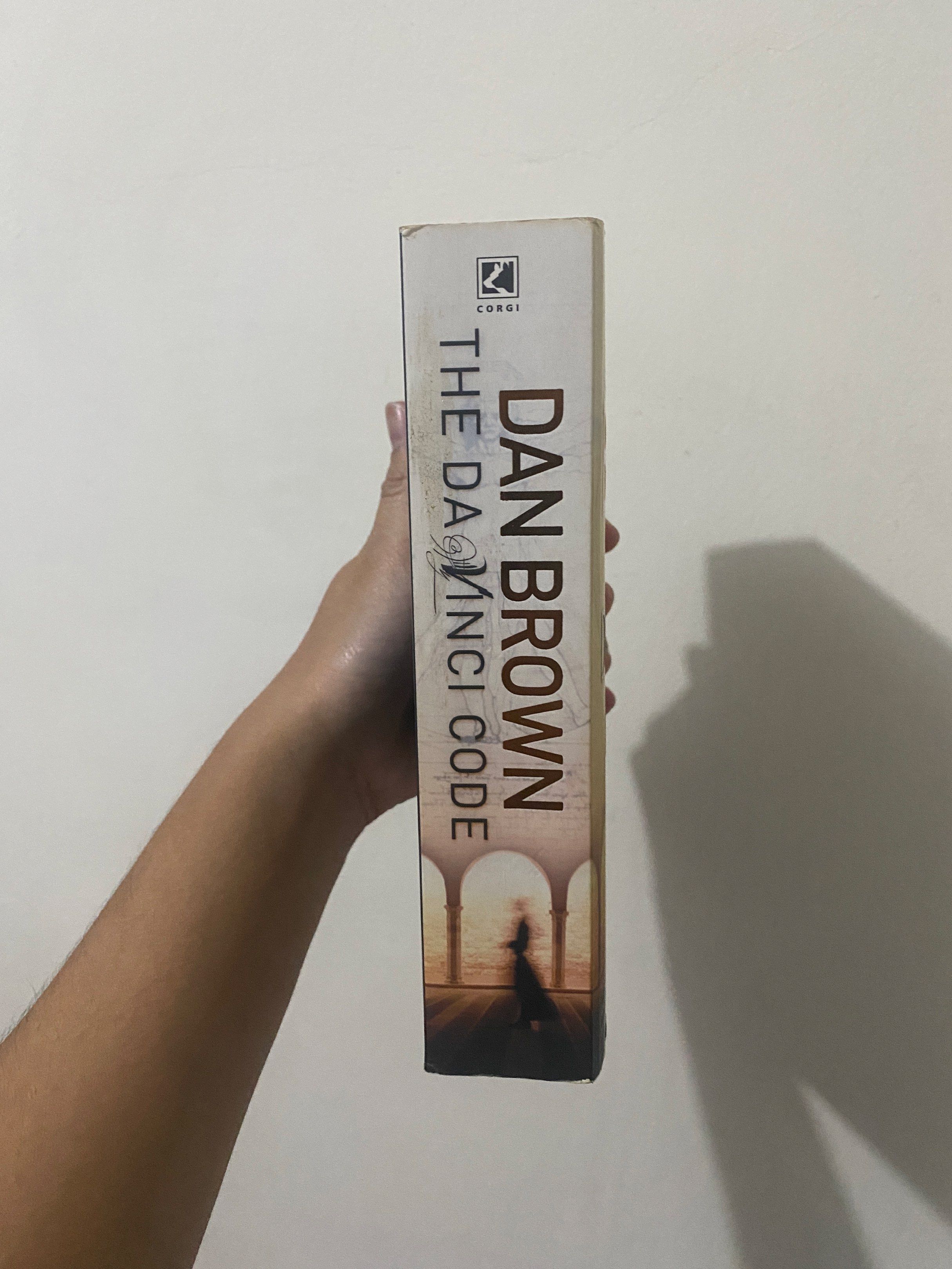The Da Vinci Code by Dan Brown (Category: Storybooks) located in Quezon City. Submitted by _ashfall (Listing ID 1419528432, Image 2). Description: Paperback.