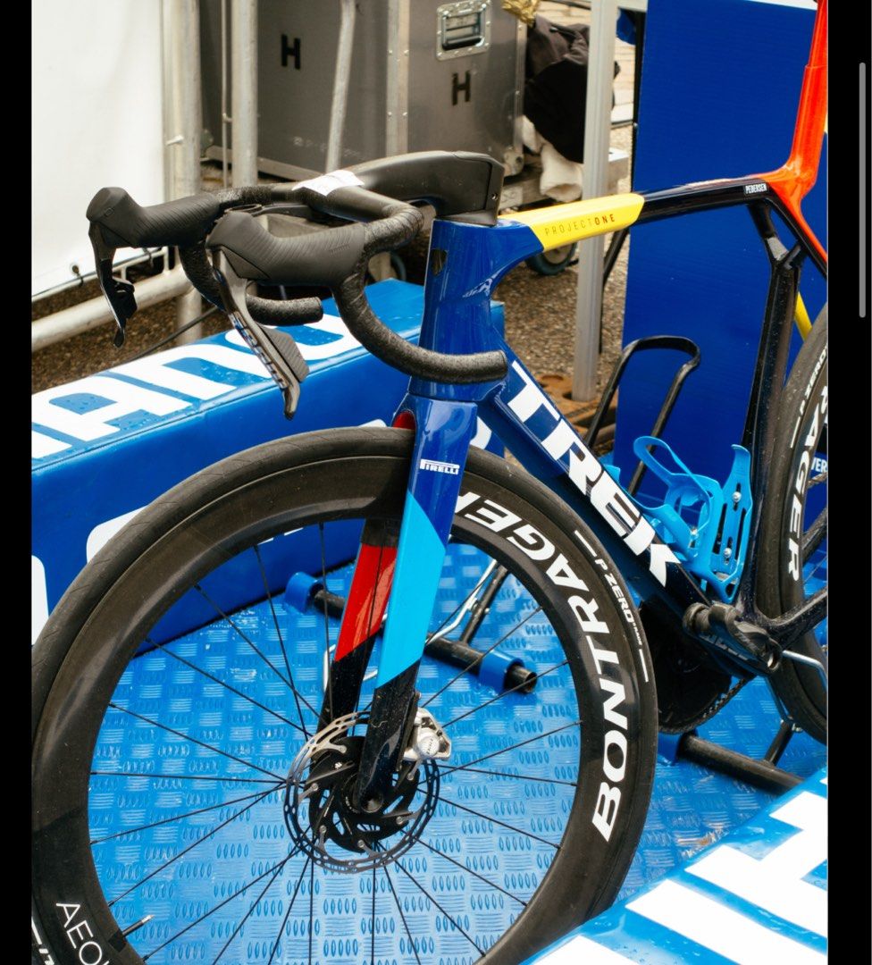 Trek Madone SLR Frameset + Integrated cockpit + SRAM Red E1 AXS Powermeter Groupset Frameset + Groupset bundle deal | Size S/M avail | DT Swiss | Bontrager | Roval CLX | Bora WTO Ultra | Lightweight Wheelset | Just missing wheels for complete build! (Category: Bicycles) located in Singapore. Submitted by echocycling (Listing ID 1419581263, Image 2). Description: What’s included - Frameset + SRAM Red E1 PWM Groupset + Trek integrated cockpit: $9,5