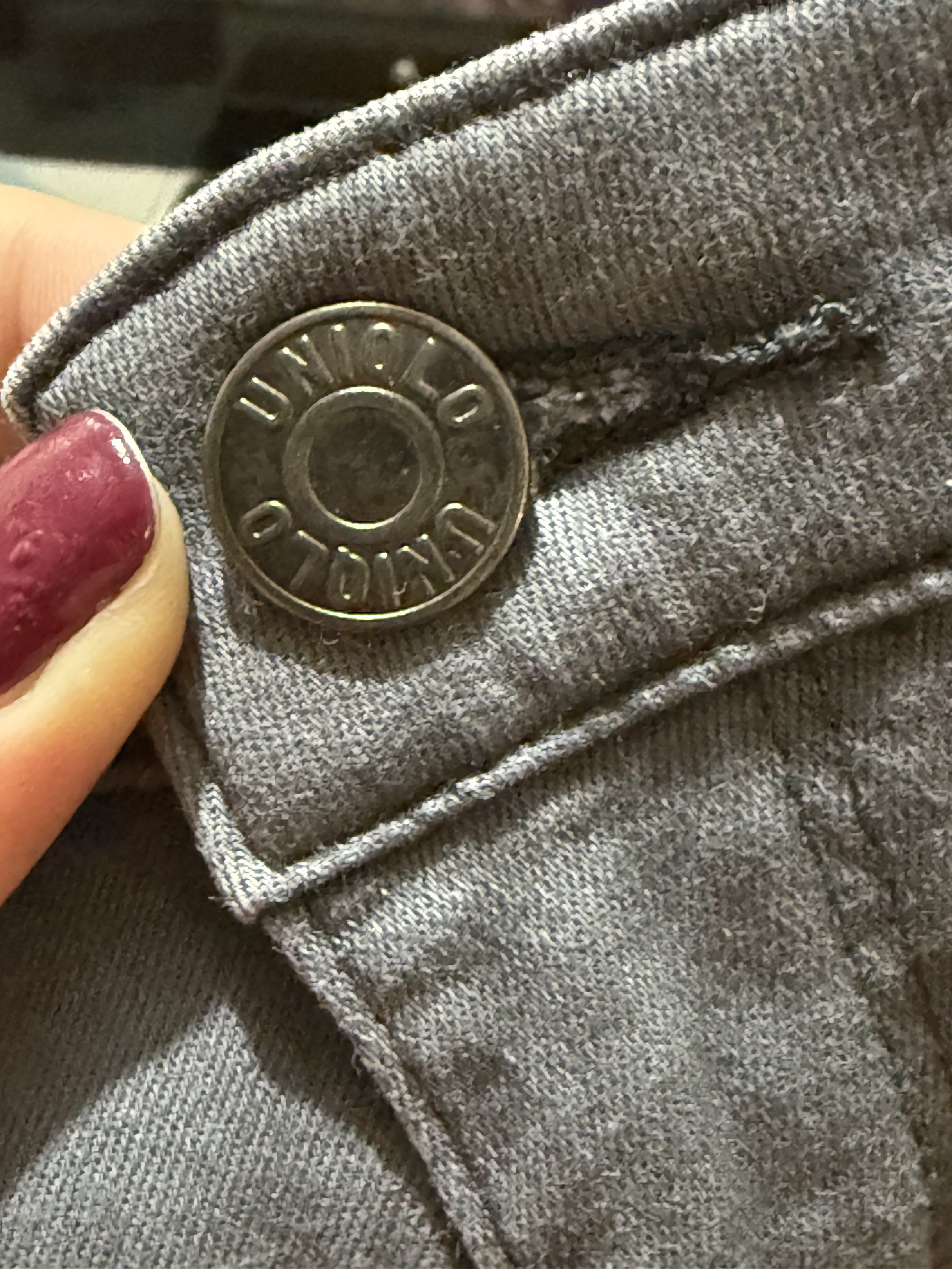 Uniqlo Gray Jeans Size 29 (Category: Jeans) located in Pasig City. Submitted by kingdomgeneral (Listing ID 1419396537, Image 3). Description: .