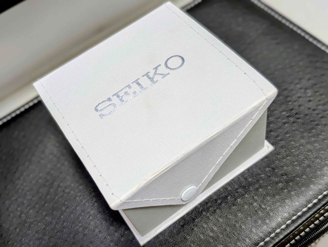 Vintage Seiko 5 Automatic Railway Watch (Category: Luxury Watches) located in Pasig City. Submitted by agatha.co (Listing ID 1419462457, Image 2). Description: ‼️ FOR SALE ‼️ Vintage Seiko 5 Automatic Railway Watch Reference: 7009-3130 [White dial] ✅ Inclusions: Watch and Replacement box ✅ Pre-owned condition (9/10) 📌 Note: This timepiece is pre-owned and carries its own distinctive charm..