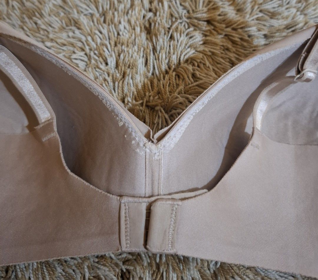 Warner's 36B Beige Bra (Category: Undergarments & Loungewear) located in Rizal. Submitted by kline13 (Listing ID 1419423089, Image 3). Description: - Warner's bra in beige - Size: 36B - Adjustable straps - Hook-and-eye closure - Material: Nylon and spandex - Condition: w/ flaw.