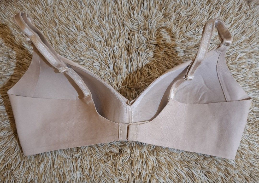 Warner's 36B Beige Bra (Category: Undergarments & Loungewear) located in Rizal. Submitted by kline13 (Listing ID 1419423089, Image 2). Description: - Warner's bra in beige - Size: 36B - Adjustable straps - Hook-and-eye closure - Material: Nylon and spandex - Condition: w/ flaw.