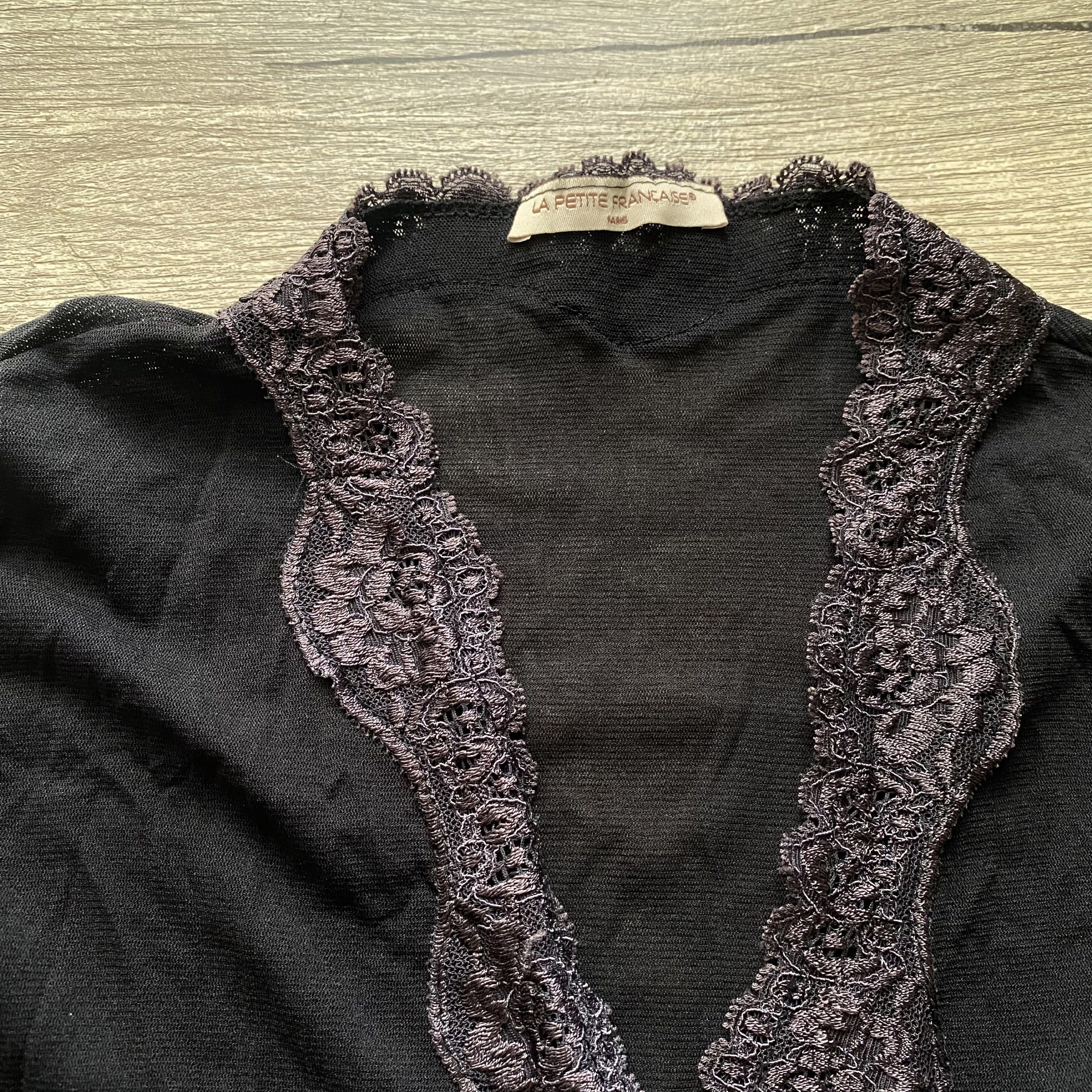 y2k vintage black lace button up top (Category: Longsleeves) located in Cebu City. Submitted by rylscloset (Listing ID 1419445978, Image 2). Description: 💗 super cute 💗 gorgeous lace details 💗 light and comfortable 💗 does not itch!.