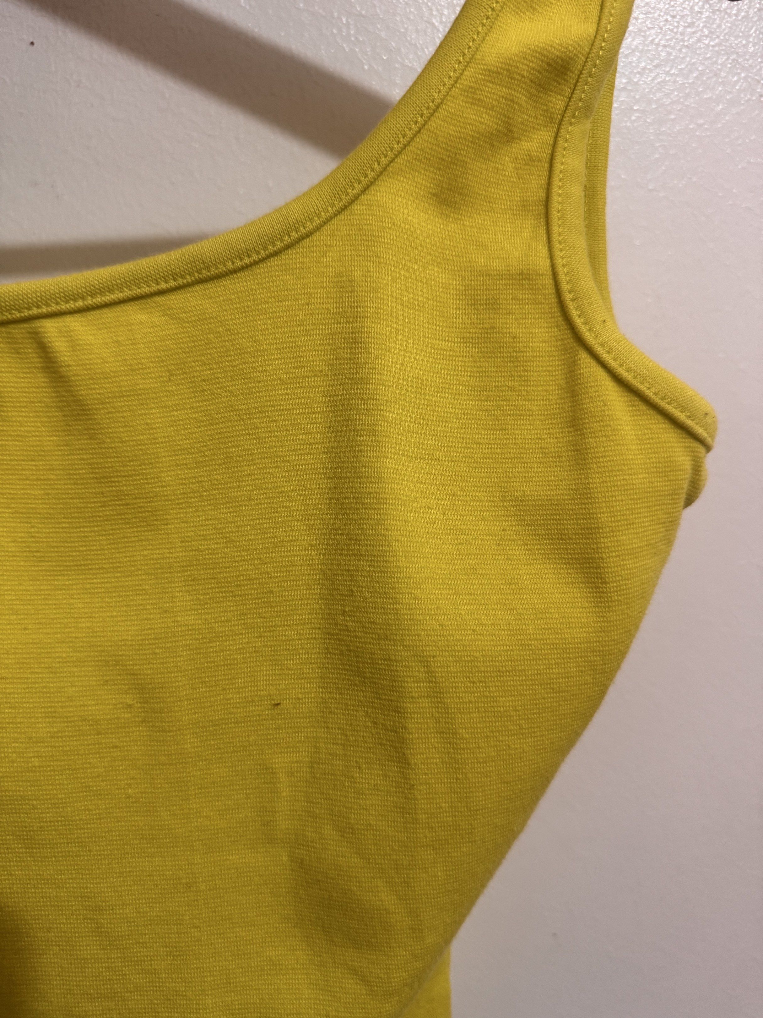 Yellowgreen low back tank bodysuit (Category: Others Tops) located in Mexico. Submitted by studioleraph (Listing ID 1419498200, Image 2). Description: F01-3 Yellowgreen low back tank bodysuit Condition: Pre-loved; Please manage expectations ✨ Size: S Price: 180 💰 Payment first 🛒 Shipping not included, PM for details 🙅🏻‍♀️ No Joy Reservers or Scammers 🙆🏻‍♀️ You deserve this piece 🩷 Only one item #preloved #tops #bodysuit #available #Fashion