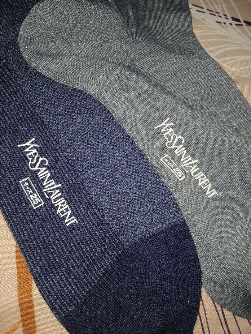 YSL Socks (Category: Socks) located in Taytay. Submitted by leanmark103093 (Listing ID 1413744030, Image 3). Description: Aspack 2 pcs Both Unused Good as new 0rig No issue 💌💌💌💌.