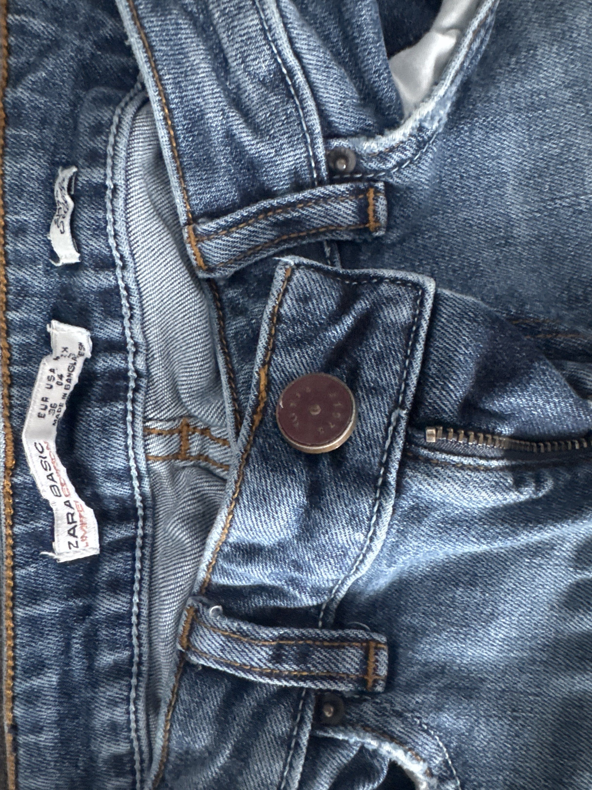 Zara Basic Blue Jeans (Category: Jeans & Leggings) located in Kuala Lumpur. Submitted by danielle-daniel (Listing ID 1419456521, Image 2). Description: .