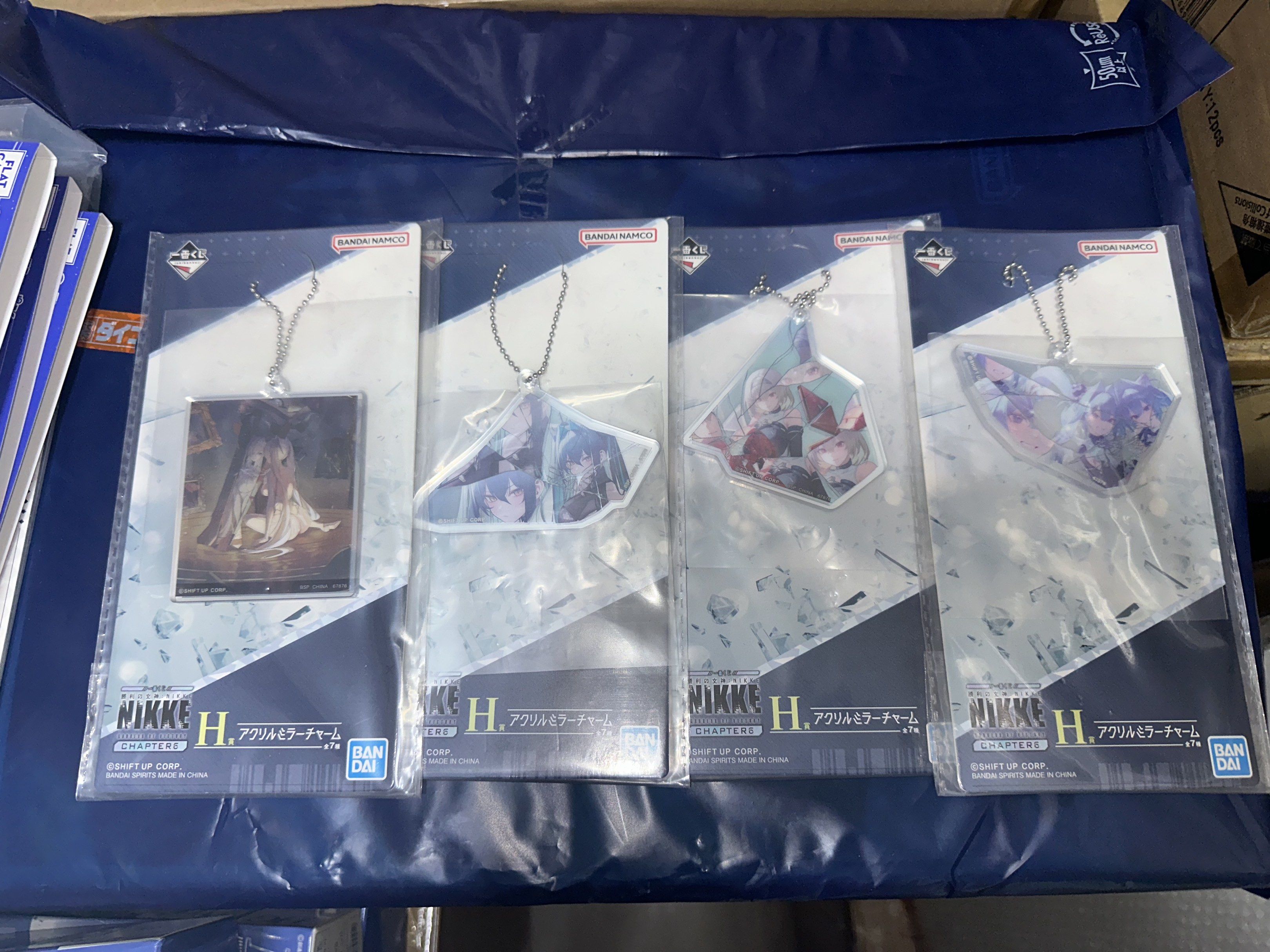 全新 現貨 一番賞 Nikke H賞 吊飾 匙扣 灰姑娘 美人魚 賽蓮 紅舞鞋 糖果屋 （分類：日系周邊）位於 Hong Kong。 由 hoipiglegend 提交（商品編號 1419741504，圖片 1）。簡介： 全新現貨 $40@1。