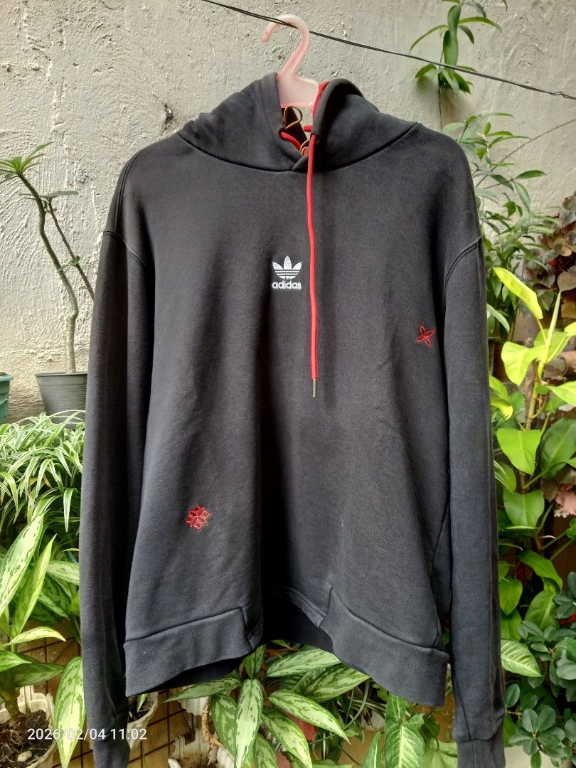 Adidas kick crew hoodie (Category: Coats, Jackets and Outerwear) located in Manila. Submitted by dylfind.mine (Listing ID 1419620571, Image 2). Description: some part are faded ukay source.